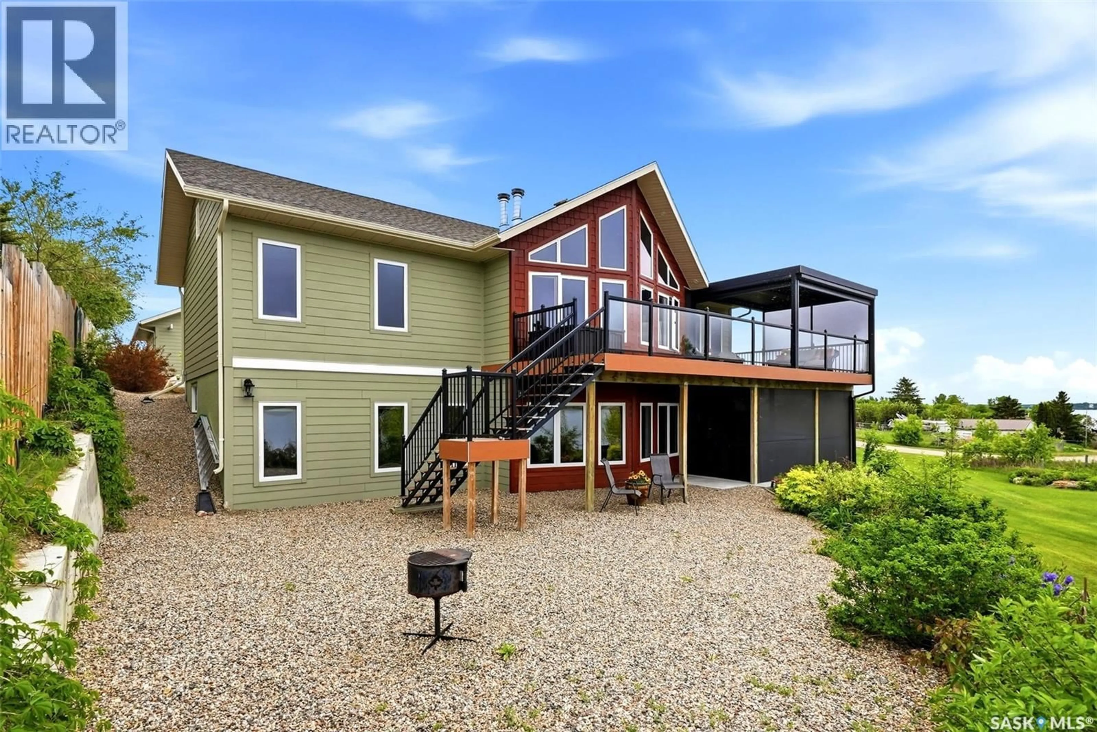 Home with vinyl exterior material, water/lake/river/ocean view for 10 SHORELINE DRIVE, Mckillop Rm No. 220 Saskatchewan S0G0W0