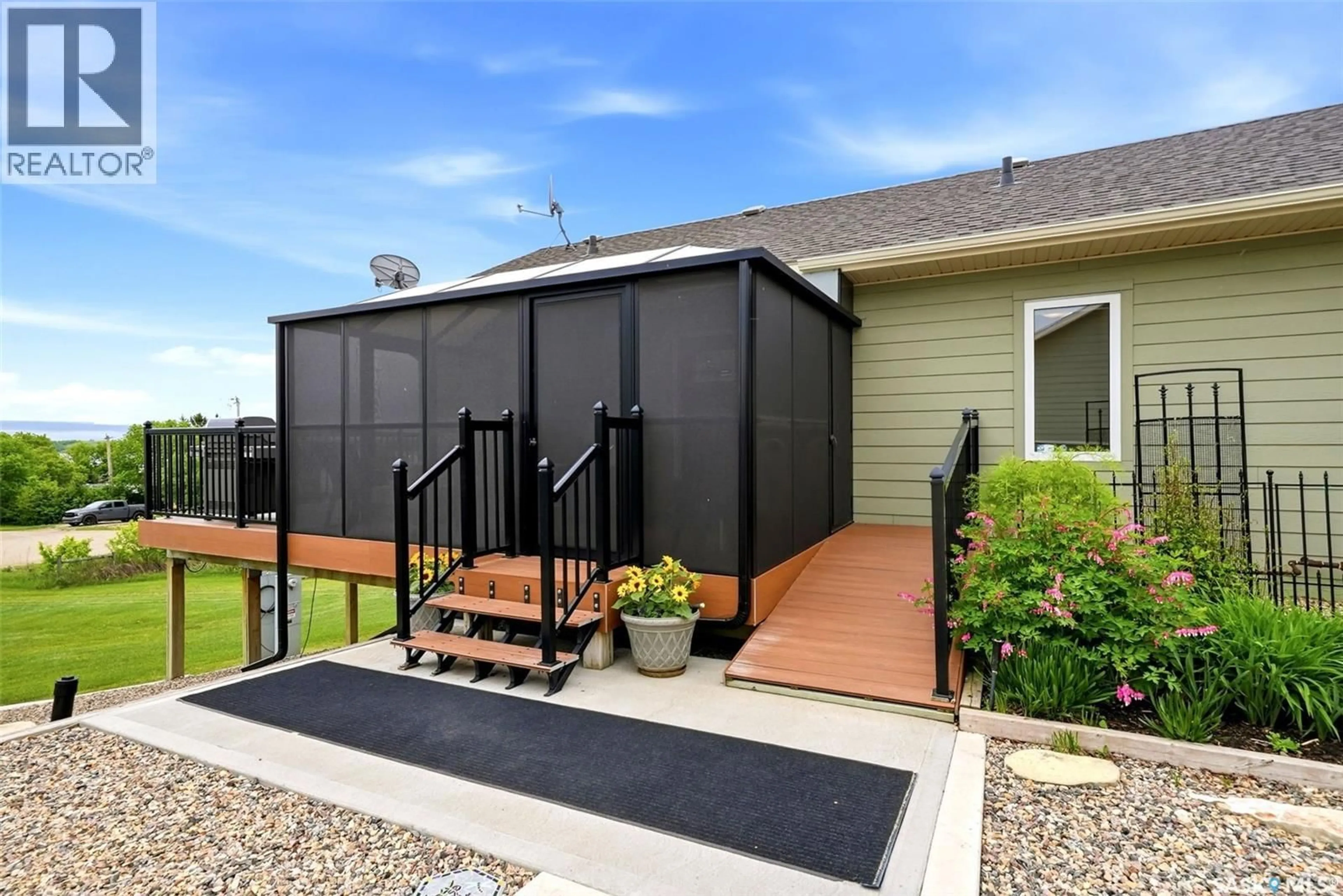 Home with vinyl exterior material, street for 10 SHORELINE DRIVE, Mckillop Rm No. 220 Saskatchewan S0G0W0