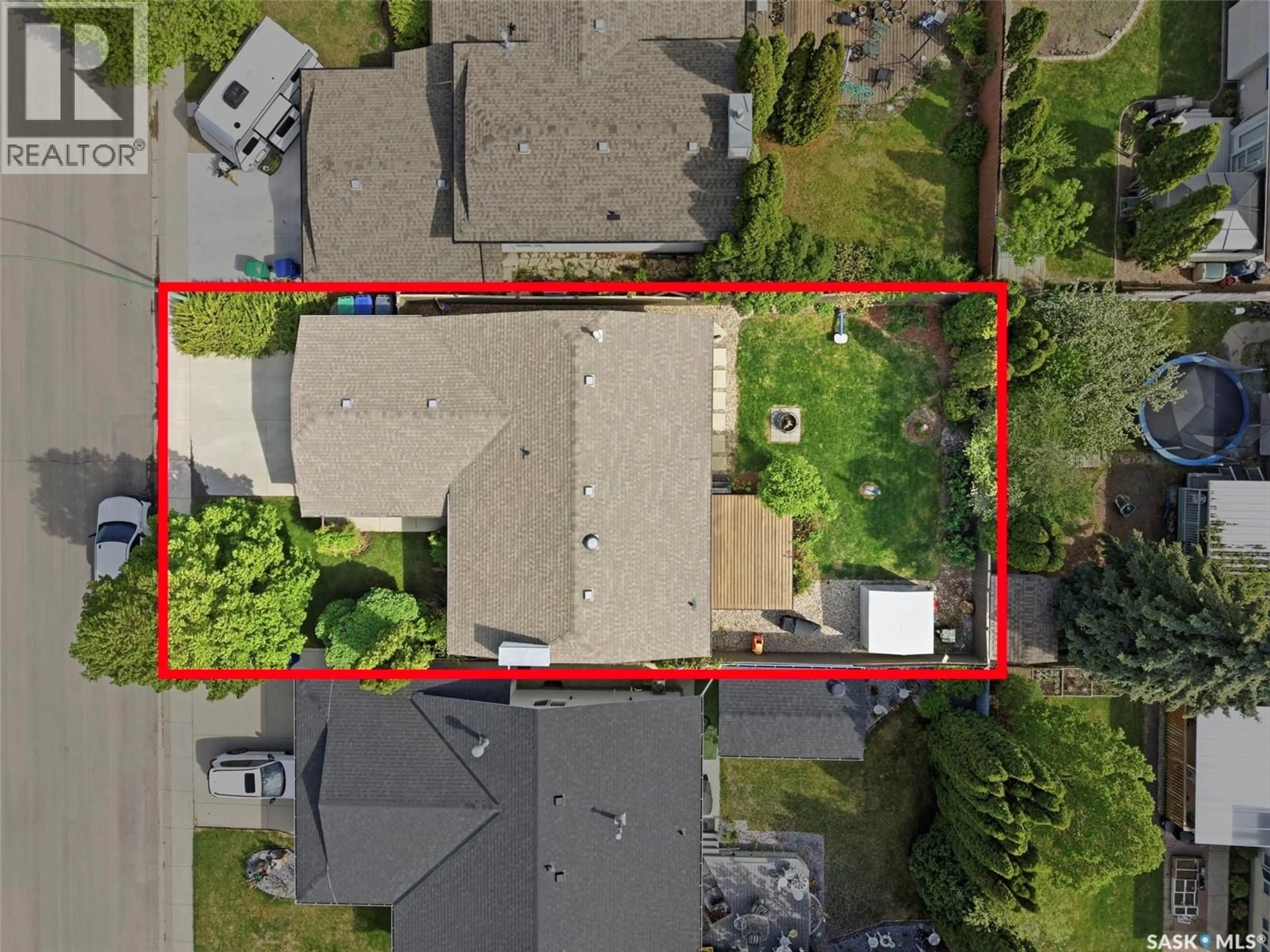 A pic from outside/outdoor area/front of a property/back of a property/a pic from drone, street for 610 BRONSON CRESCENT, Saskatoon Saskatchewan S7J5E5