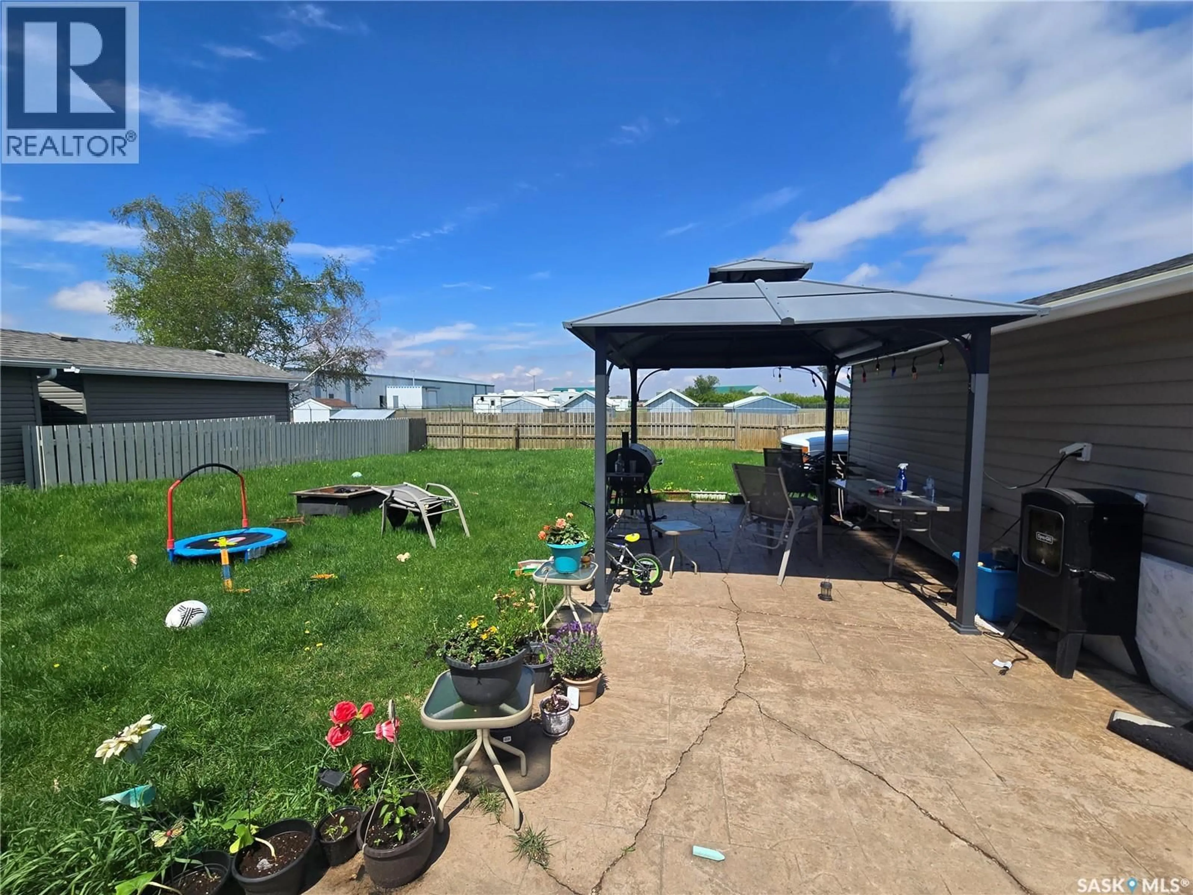 A pic from outside/outdoor area/front of a property/back of a property/a pic from drone, water/lake/river/ocean view for 334 MOLTKE AVENUE, Windthorst Saskatchewan S0G5G0
