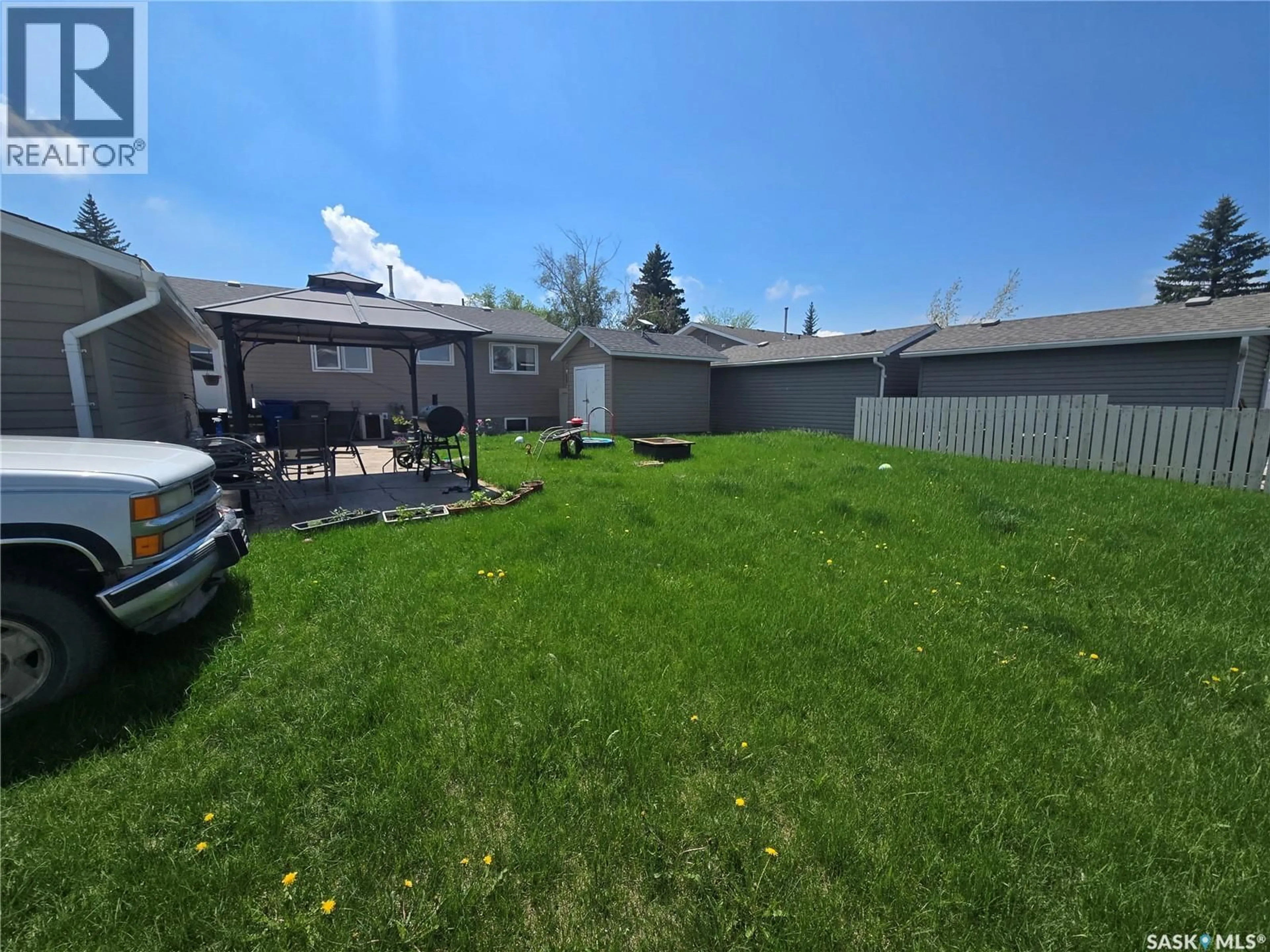 A pic from outside/outdoor area/front of a property/back of a property/a pic from drone, unknown for 334 MOLTKE AVENUE, Windthorst Saskatchewan S0G5G0