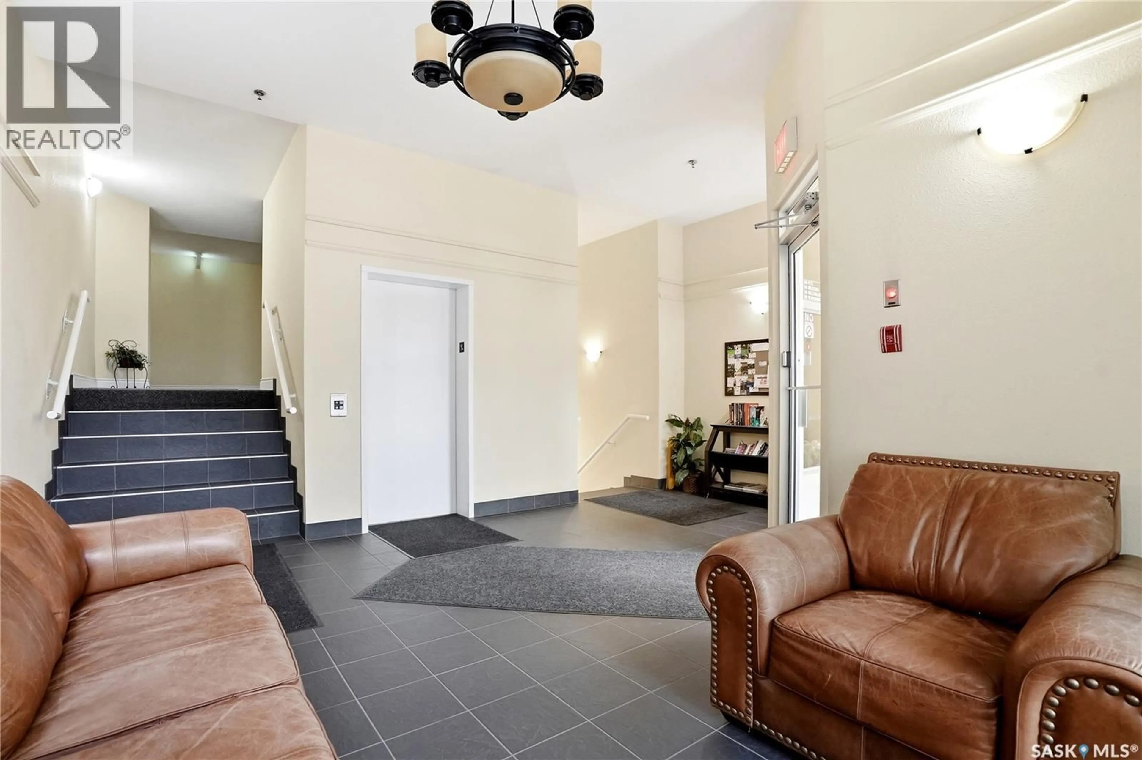 Lobby for 100 - 107 1ST AVENUE, Martensville Saskatchewan S0K2T0