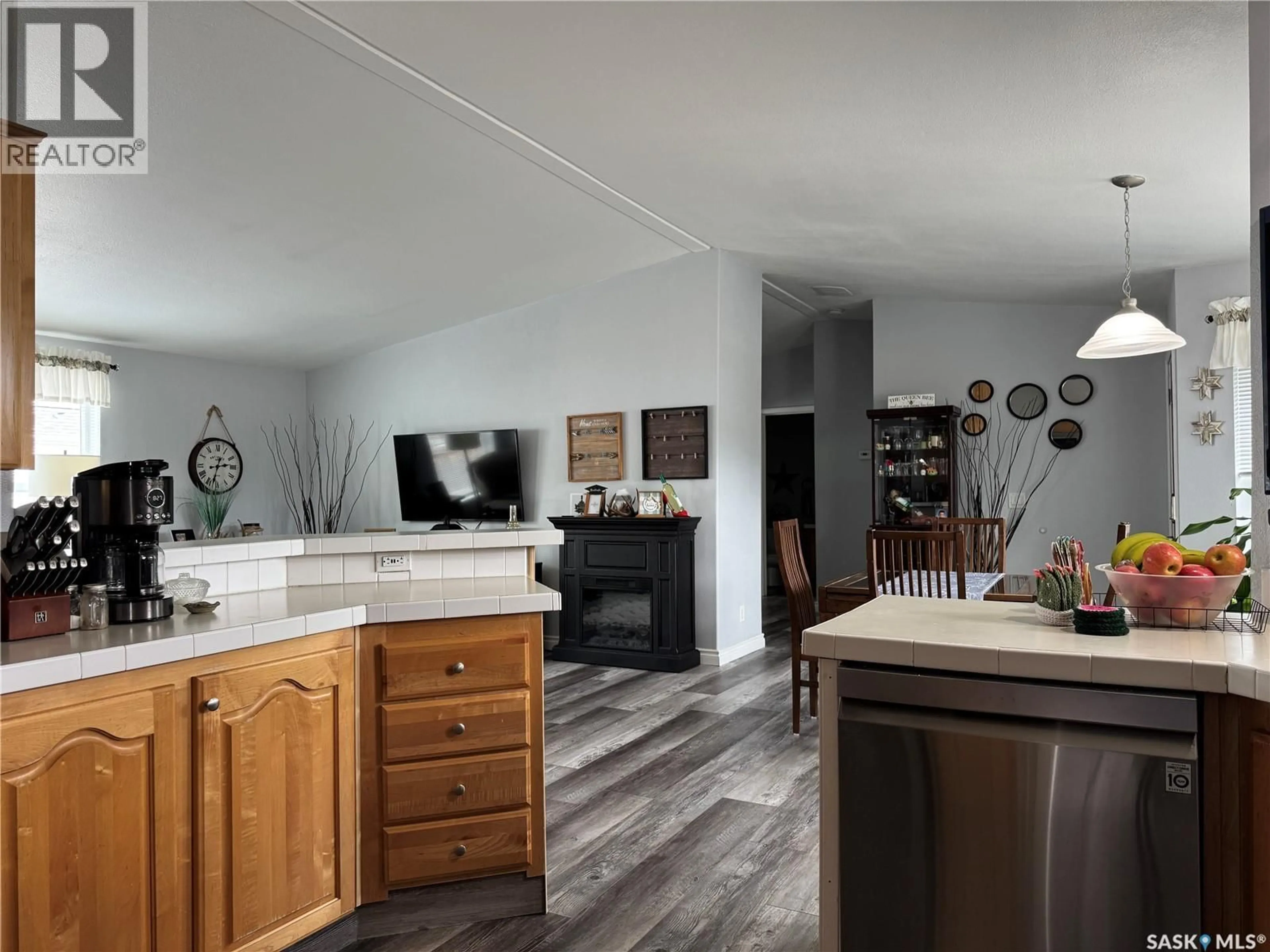 Open concept kitchen, unknown for 301 TESKY CRESCENT, Wynyard Saskatchewan S0A4T0