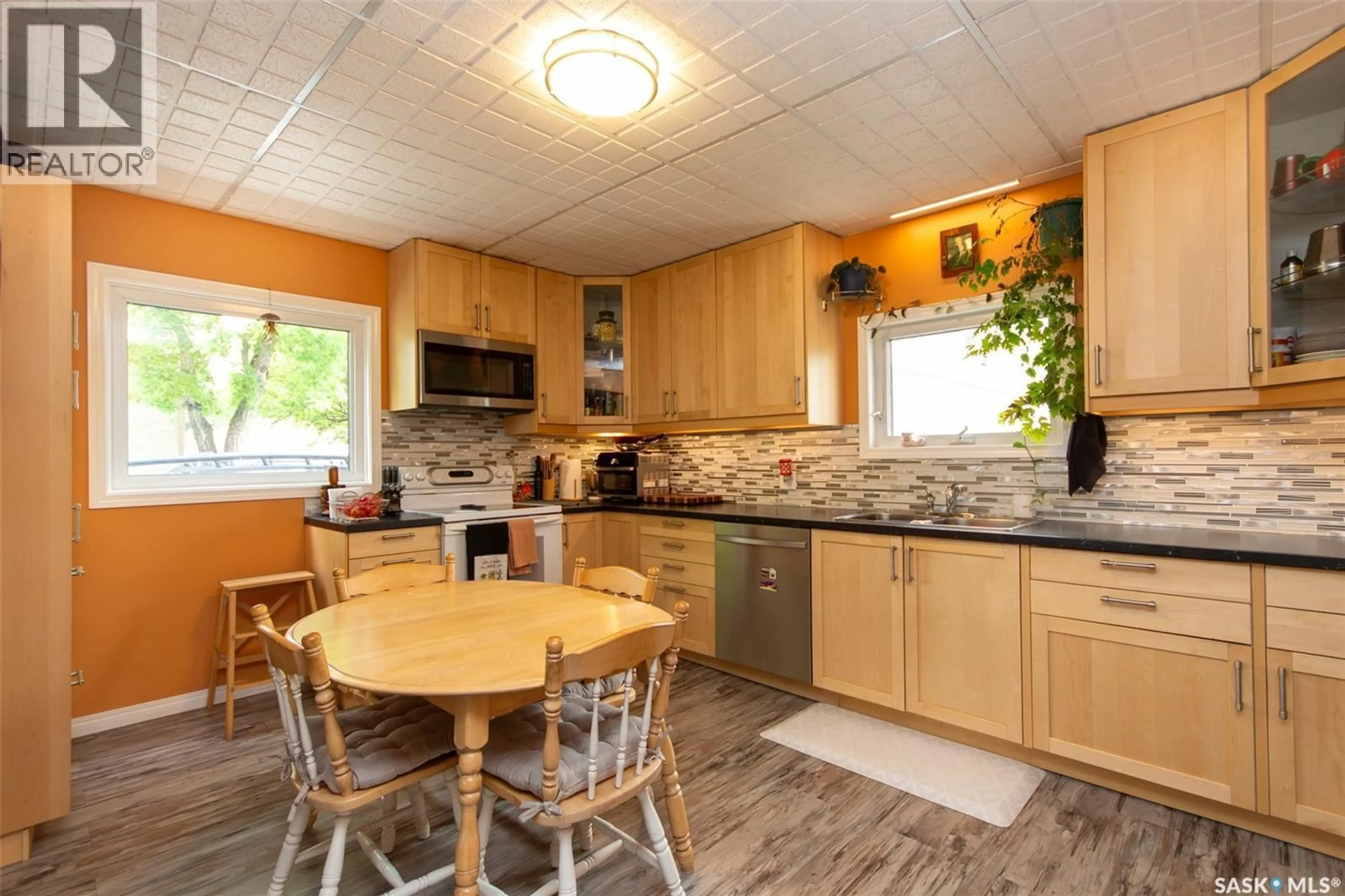 Standard kitchen, unknown for 1062 112TH STREET, North Battleford Saskatchewan S9A2L3