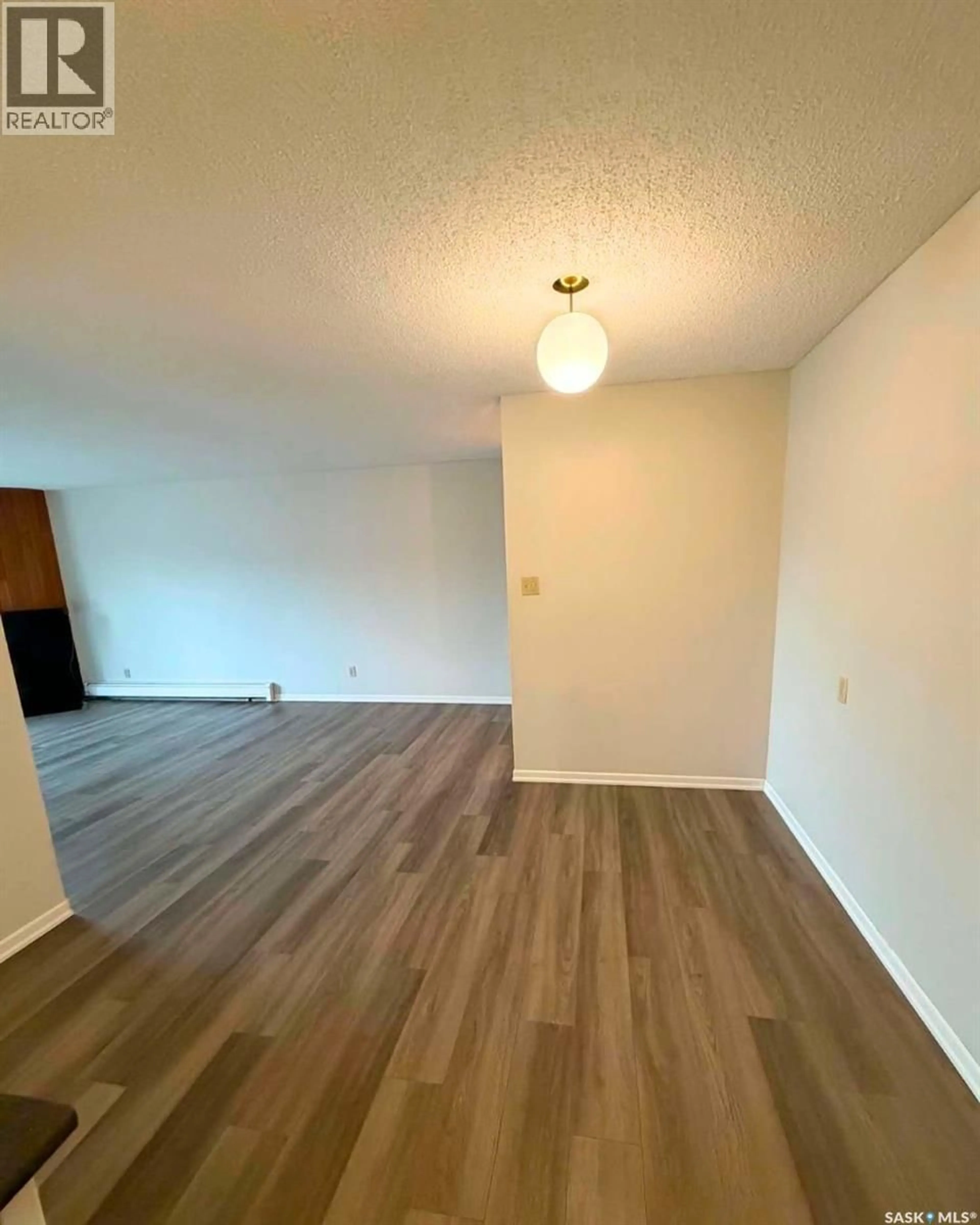 A pic of a room for 207 - 423 TAIT COURT, Saskatoon Saskatchewan S7L7H5