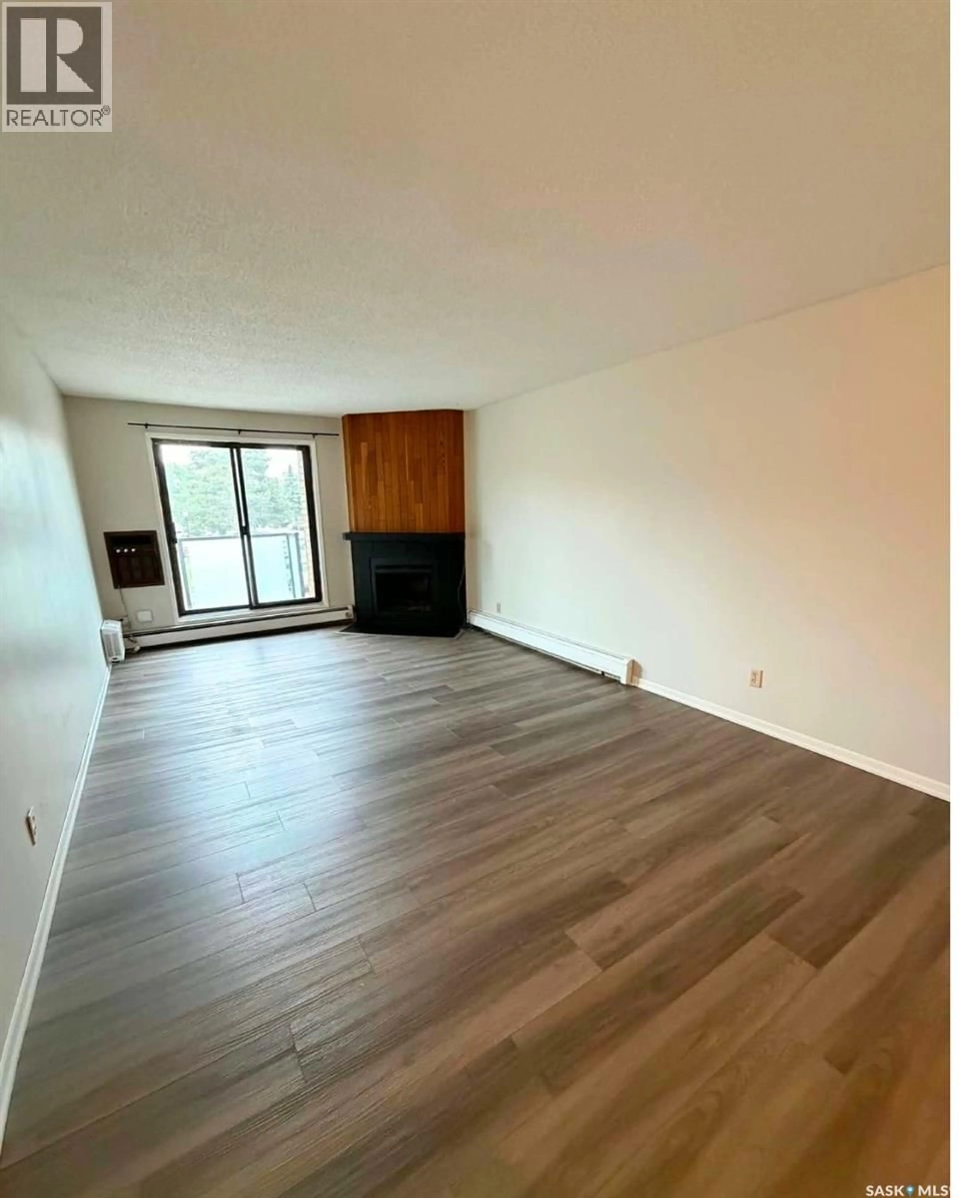 A pic of a room for 207 - 423 TAIT COURT, Saskatoon Saskatchewan S7L7H5