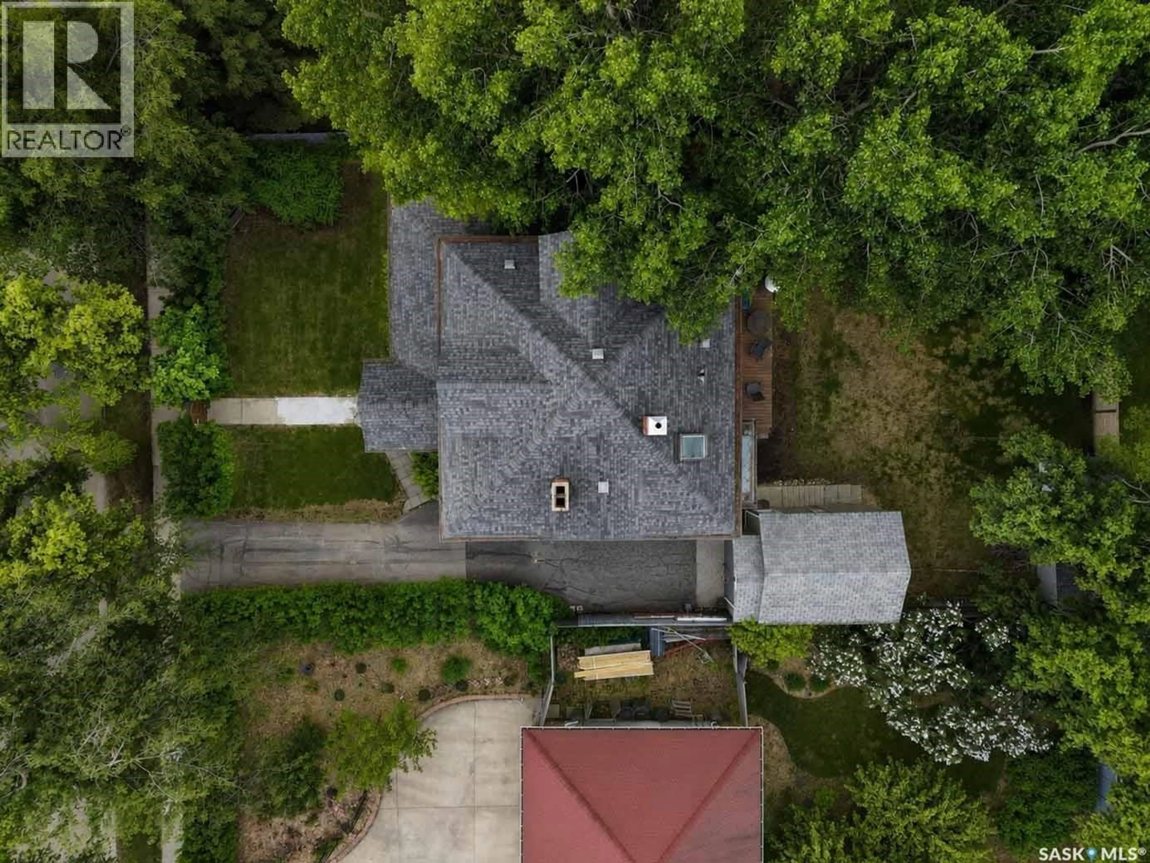 A pic from outside/outdoor area/front of a property/back of a property/a pic from drone, unknown for 42 20TH STREET, Prince Albert Saskatchewan S6V1K4