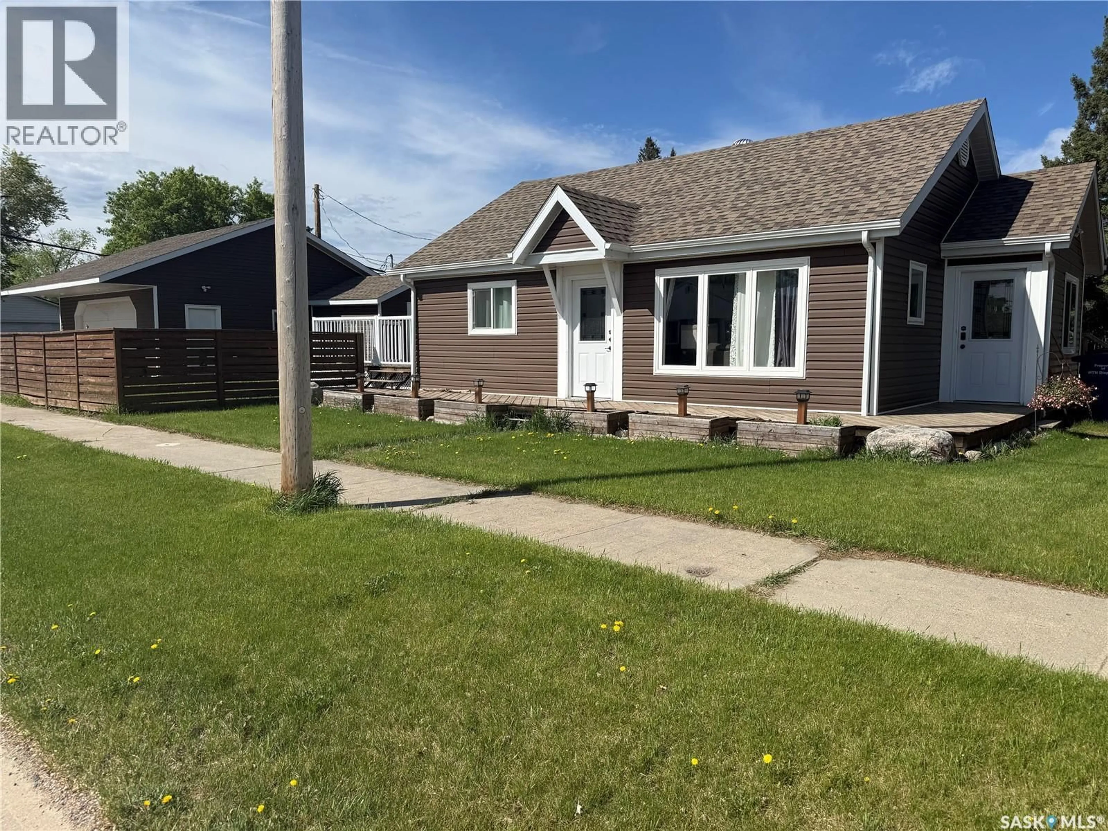 Unknown for 300 8TH AVENUE, Nipawin Saskatchewan S0E1E0