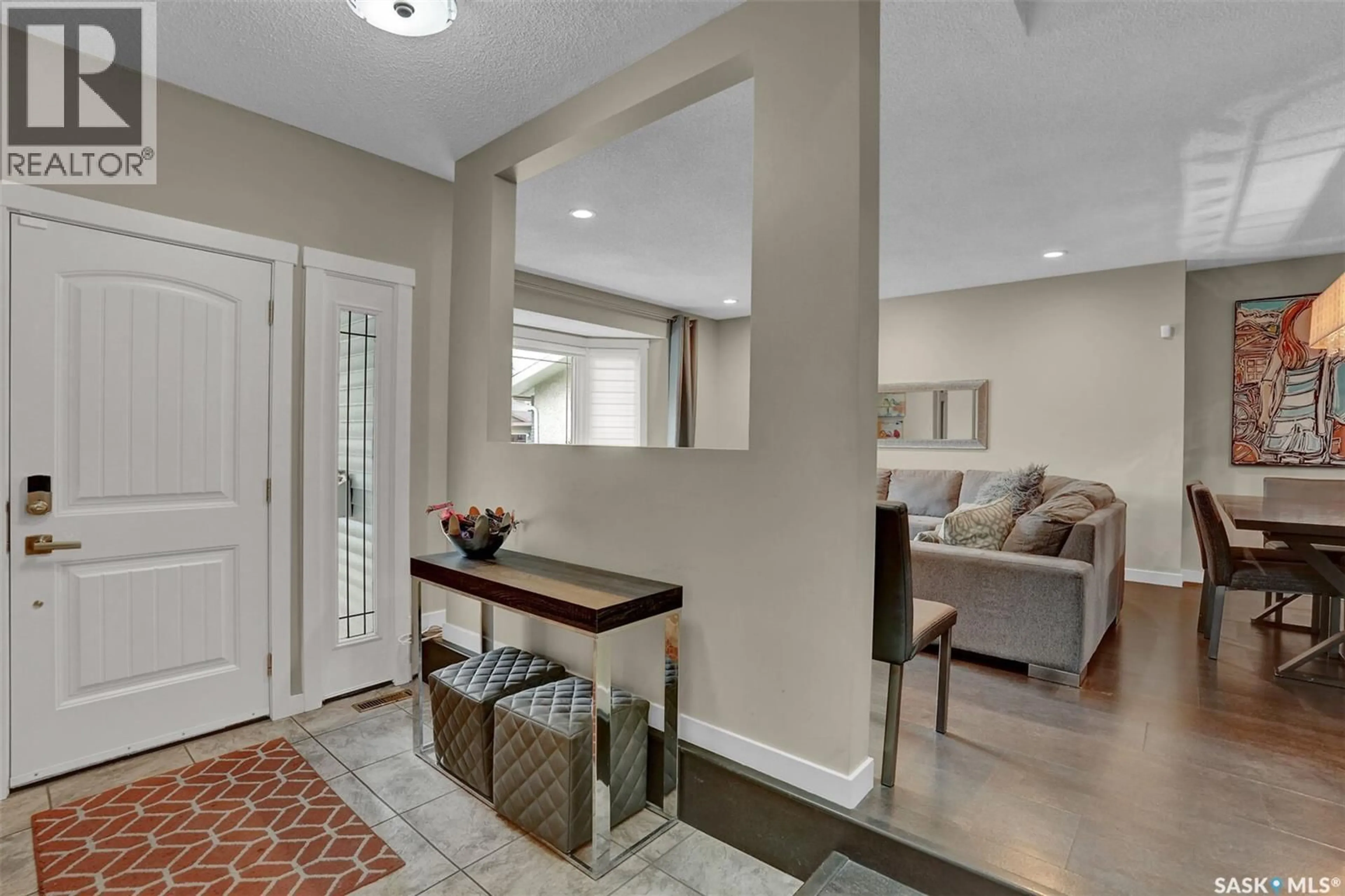 Indoor entryway for E - 3402 PHANEUF CRESCENT, Regina Saskatchewan S4V1V4