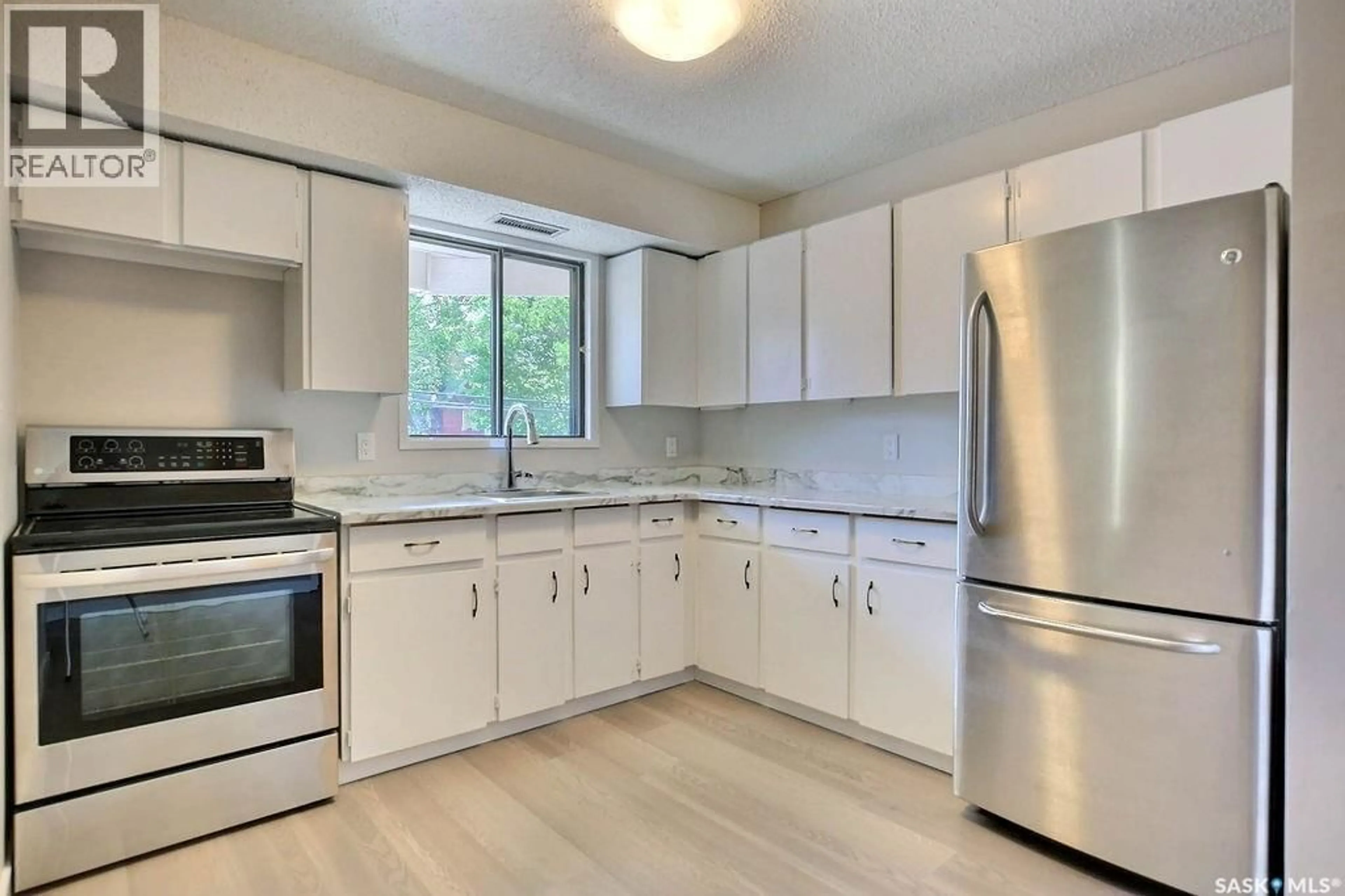 Standard kitchen, unknown for 2315 - 118 MCINTYRE STREET, Regina Saskatchewan S4P3Y8