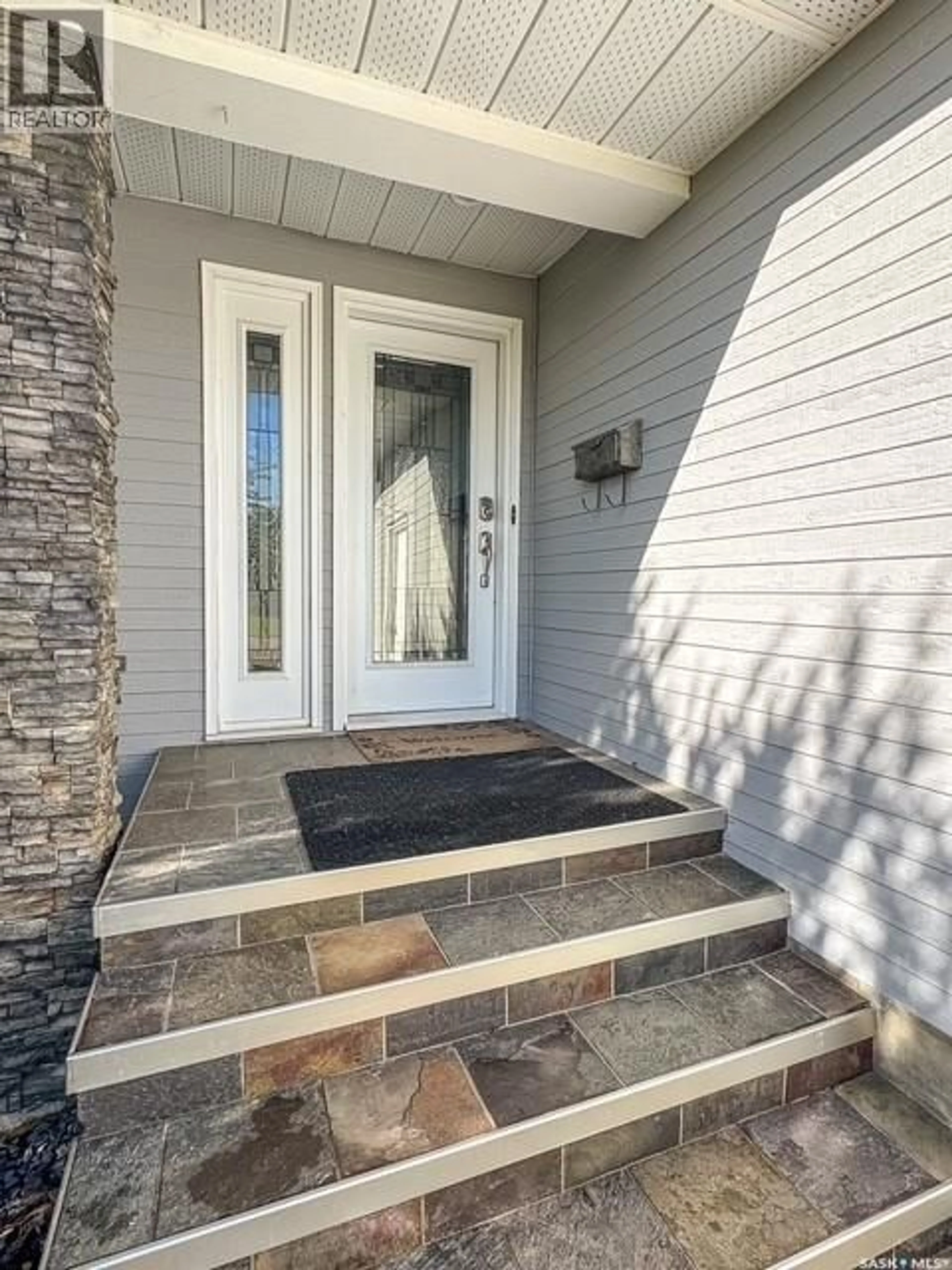 Indoor entryway for 418 CURRY CRESCENT, Swift Current Saskatchewan S9H4X4