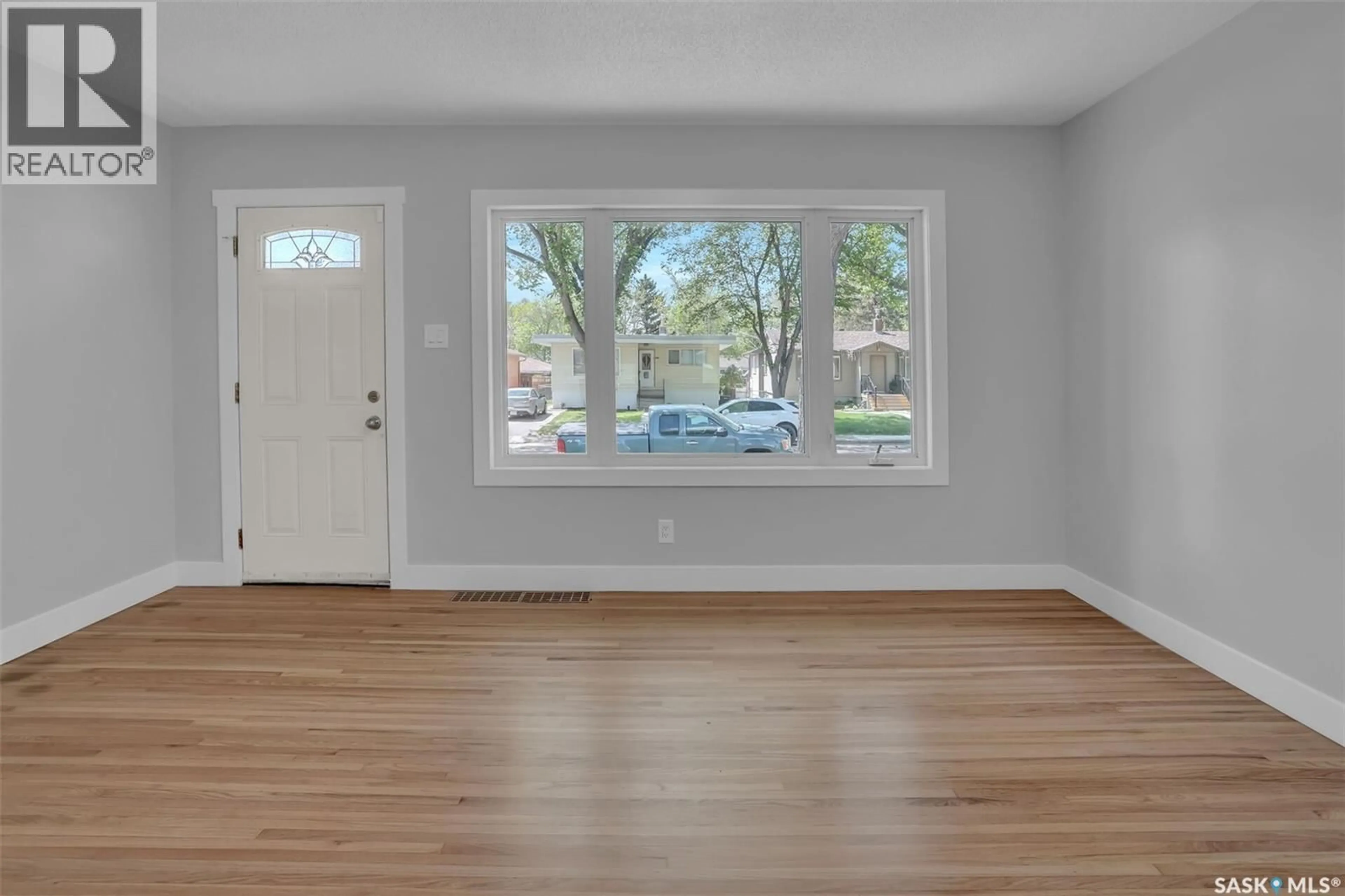 Indoor entryway for 1357 ABERDEEN STREET, Regina Saskatchewan S4T5K3