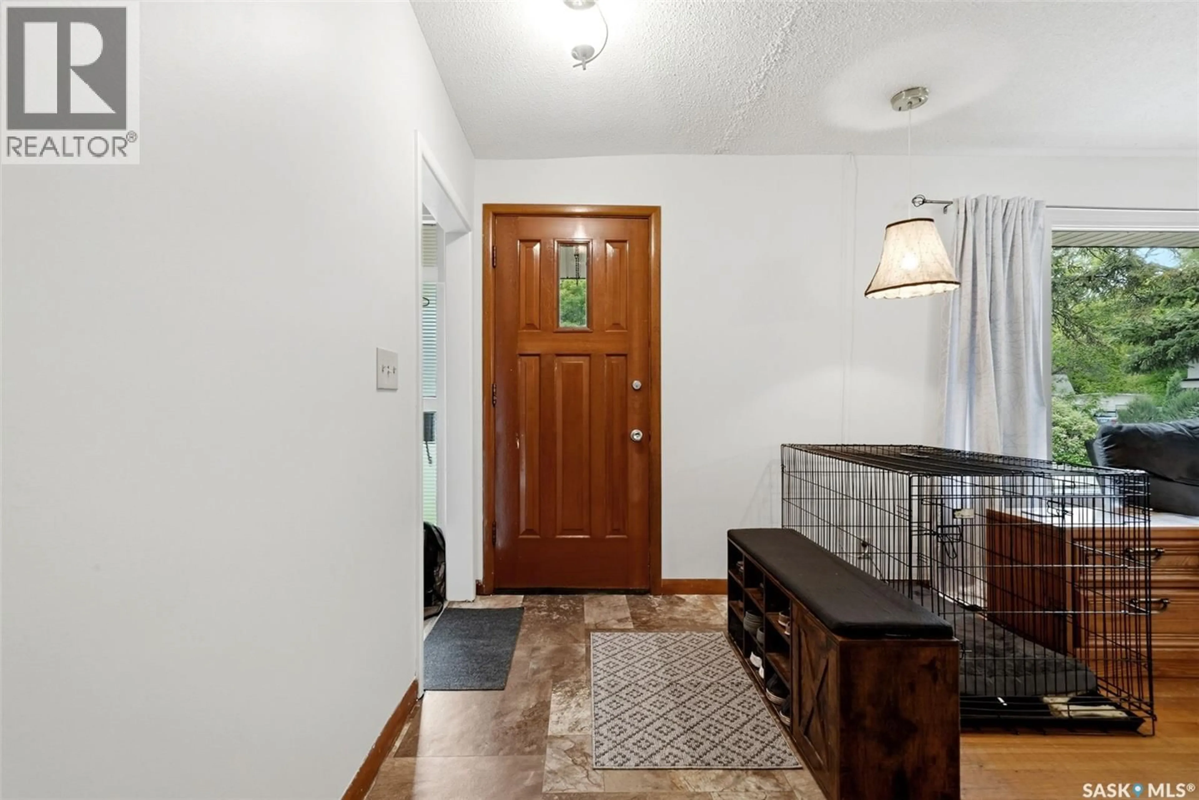Indoor entryway for 18 BOLE PLACE, Regina Saskatchewan S4S3W7