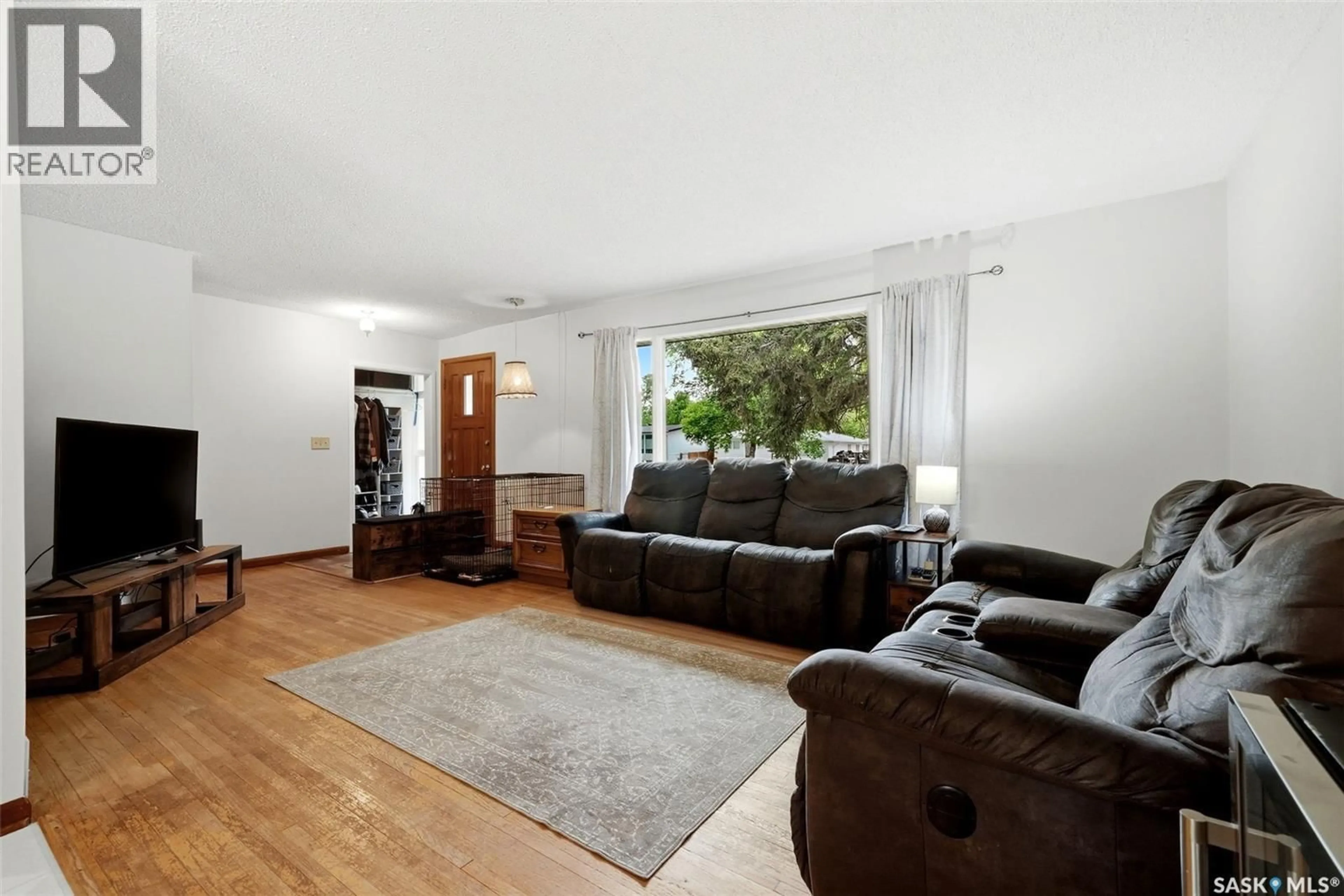 Living room with furniture, unknown for 18 BOLE PLACE, Regina Saskatchewan S4S3W7