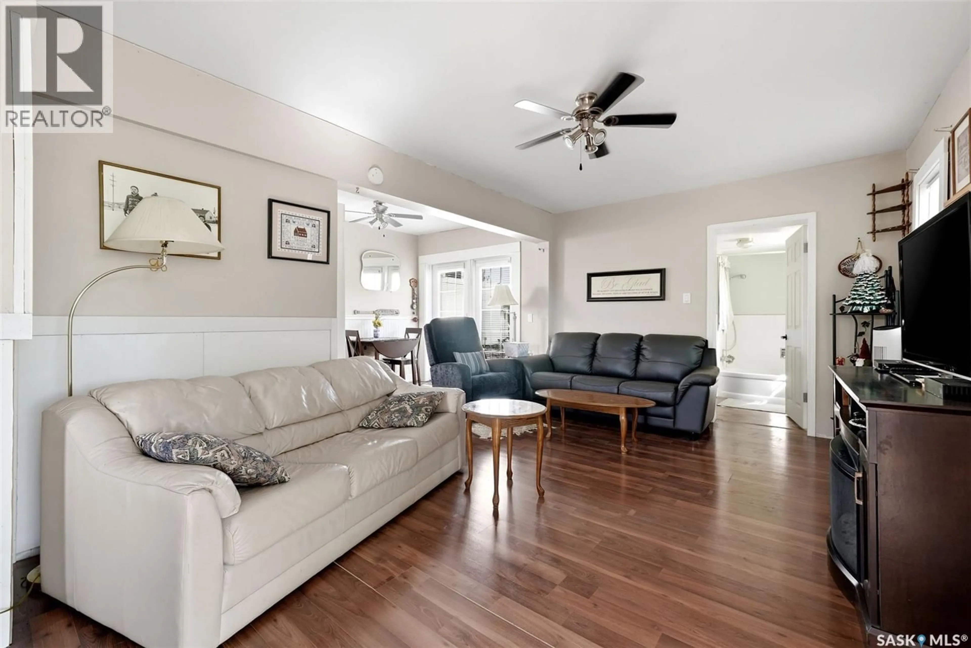 Living room with furniture, unknown for 228 NICOLL AVENUE, Regina Beach Saskatchewan S0G4C0