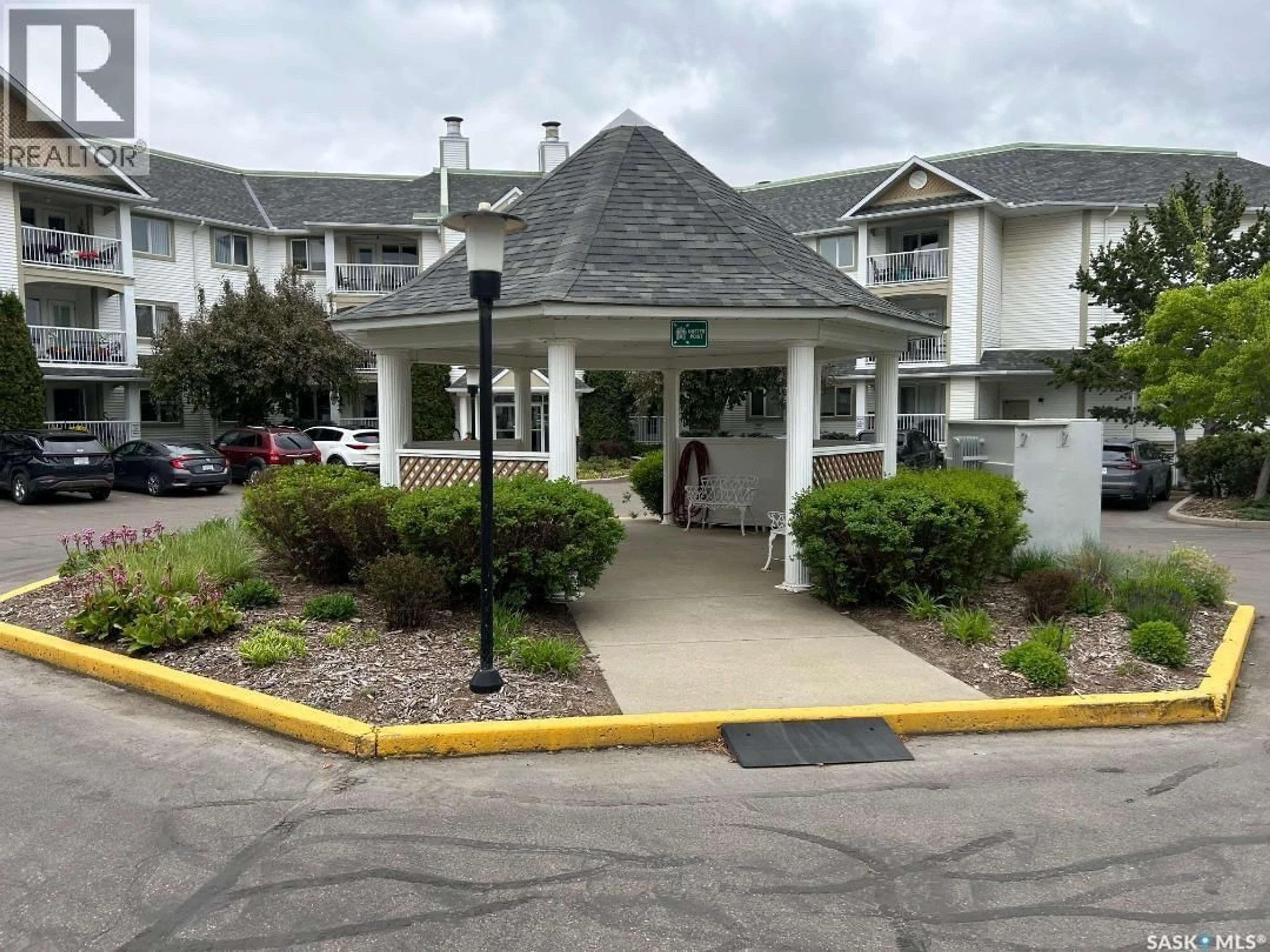 Unknown for 303 - 305 PINEHOUSE DRIVE, Saskatoon Saskatchewan S7K7Z4