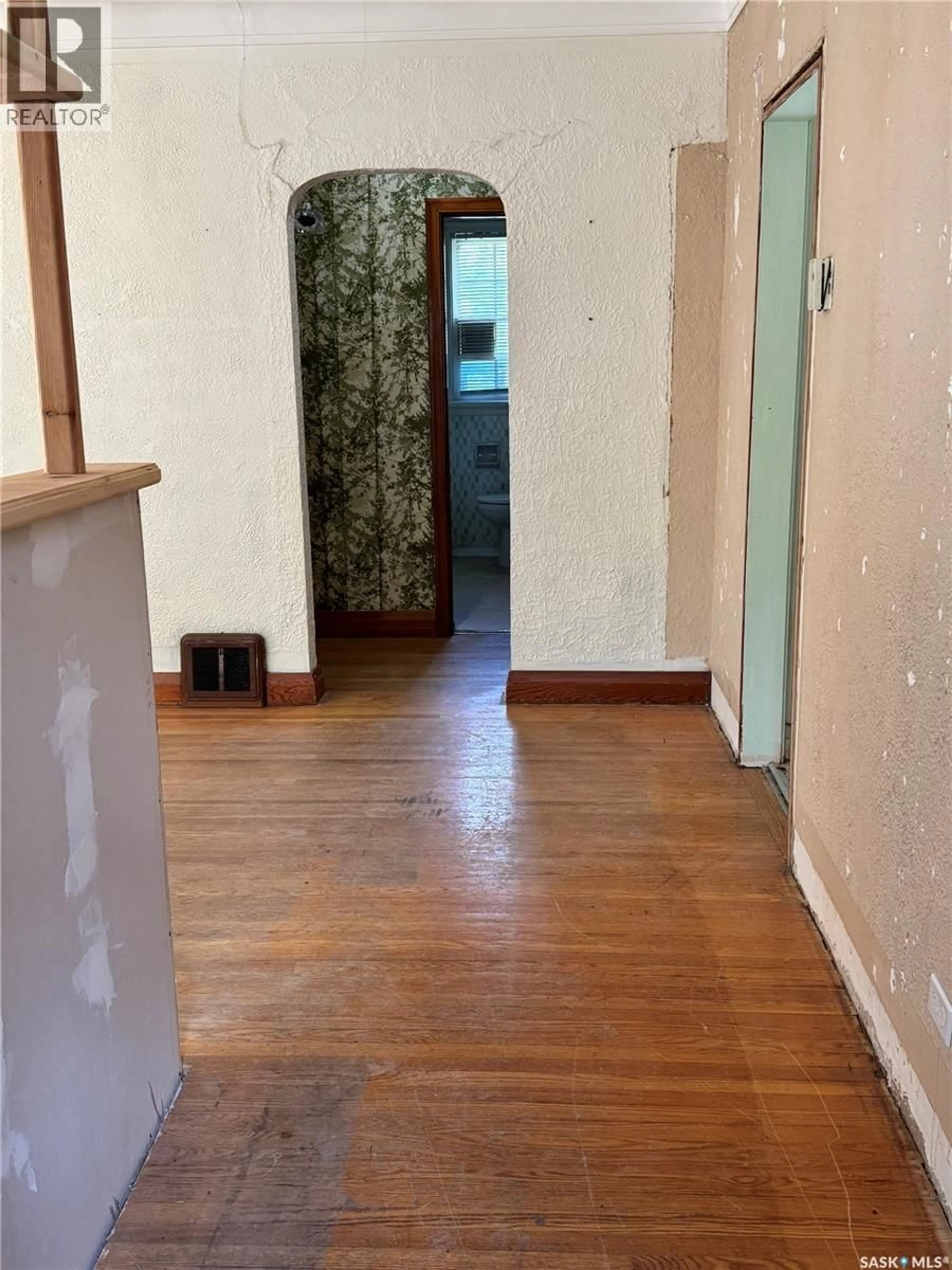 A pic of a room for 712 BROADWAY AVENUE, Regina Saskatchewan S4N1C3