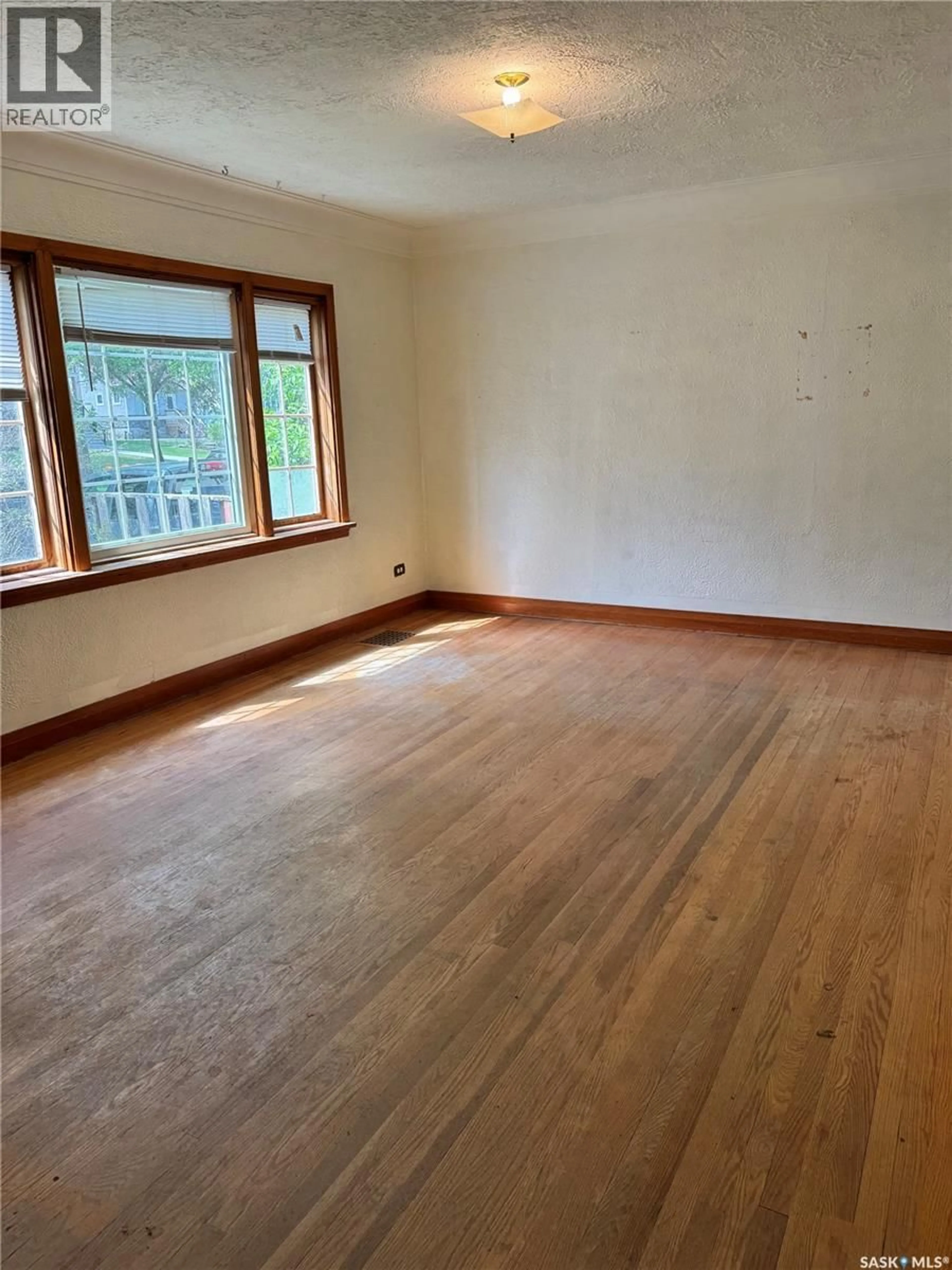 A pic of a room for 712 BROADWAY AVENUE, Regina Saskatchewan S4N1C3