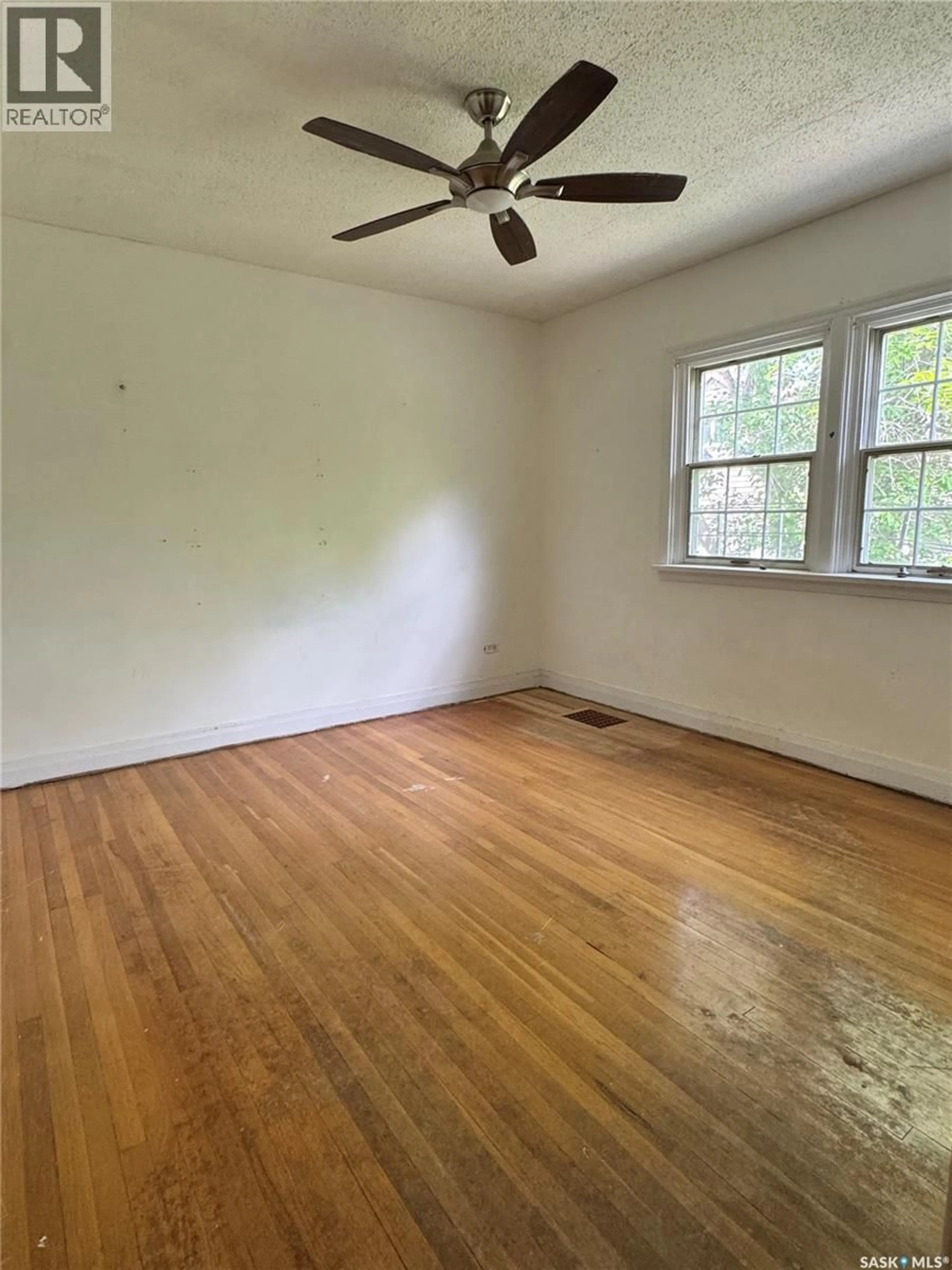 A pic of a room for 712 BROADWAY AVENUE, Regina Saskatchewan S4N1C3