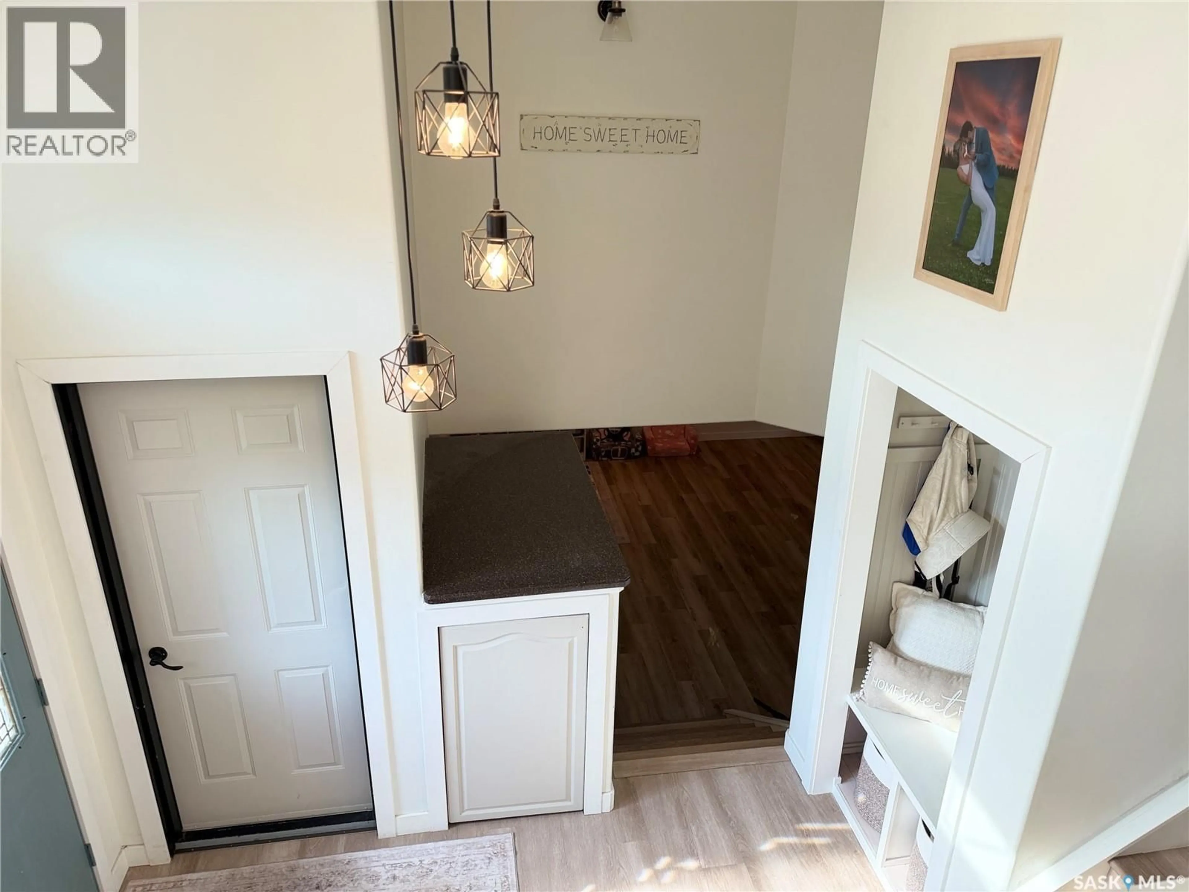 Indoor entryway for 1210 FLORY PLACE, Humboldt Saskatchewan S0K2A0