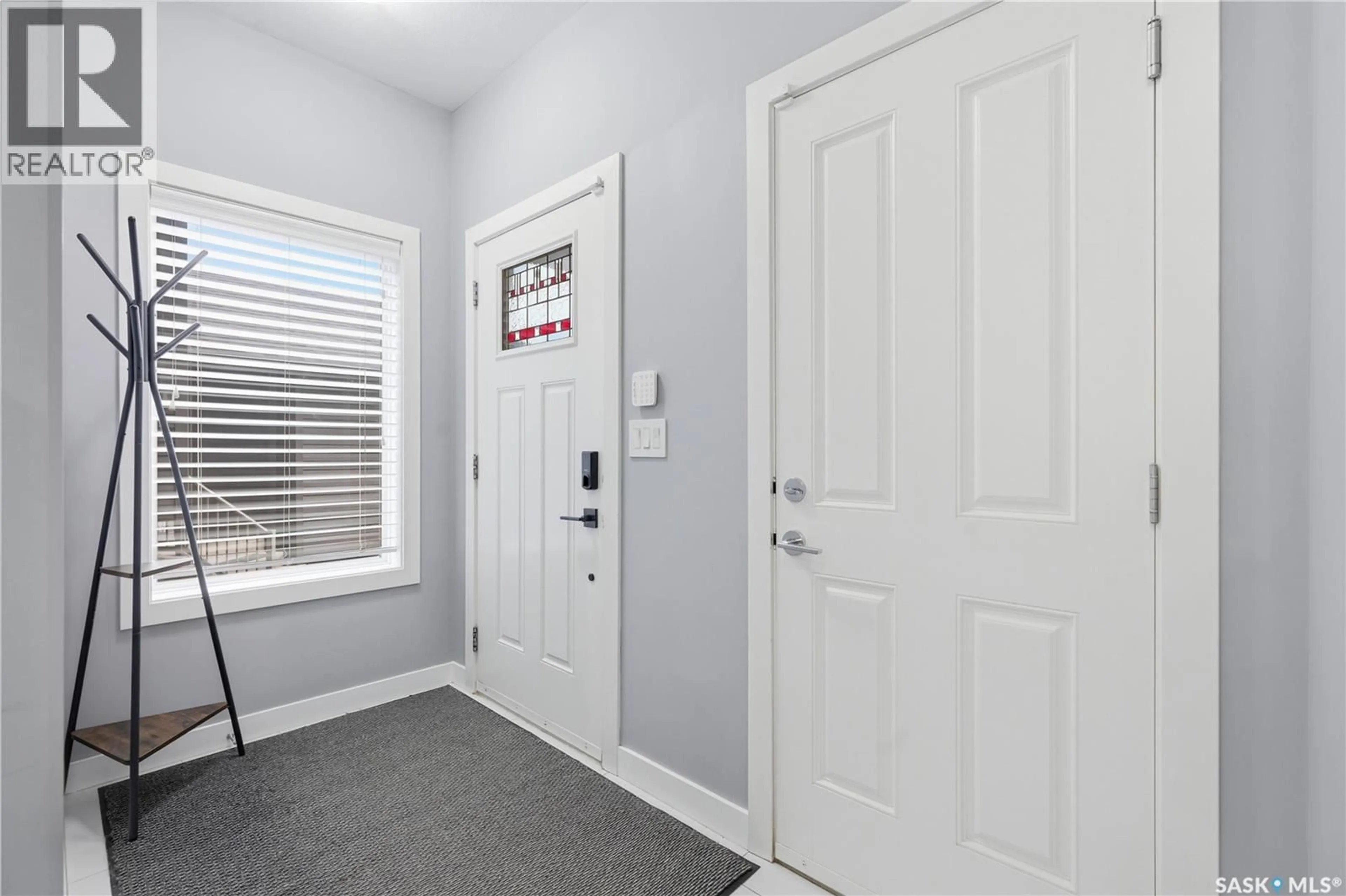 Indoor entryway for 932 ROCK HILL LANE, Martensville Saskatchewan S0K2T1