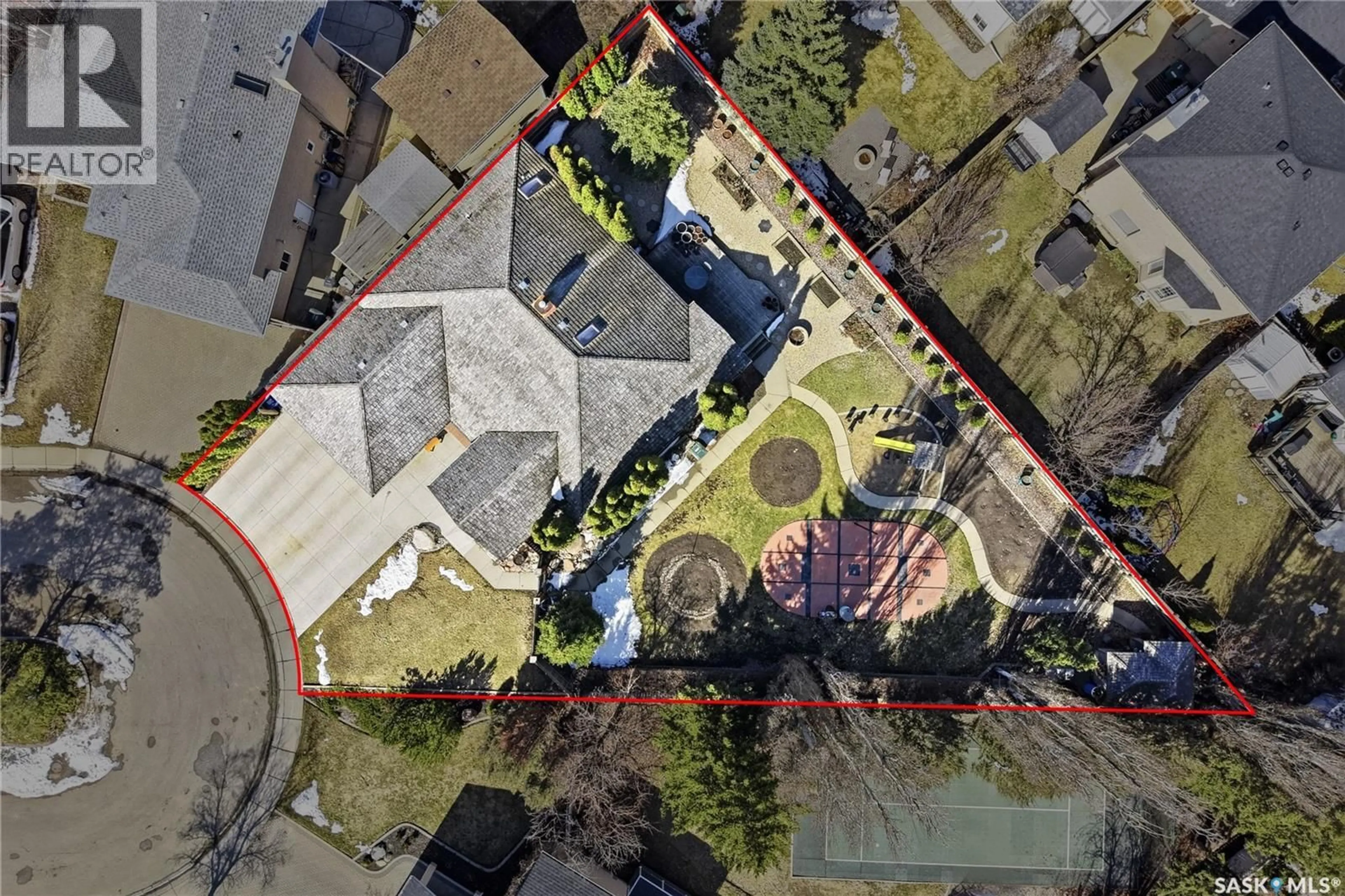 A pic from outside/outdoor area/front of a property/back of a property/a pic from drone, street for 214 FORSYTH COURT, Saskatoon Saskatchewan S7N4H2
