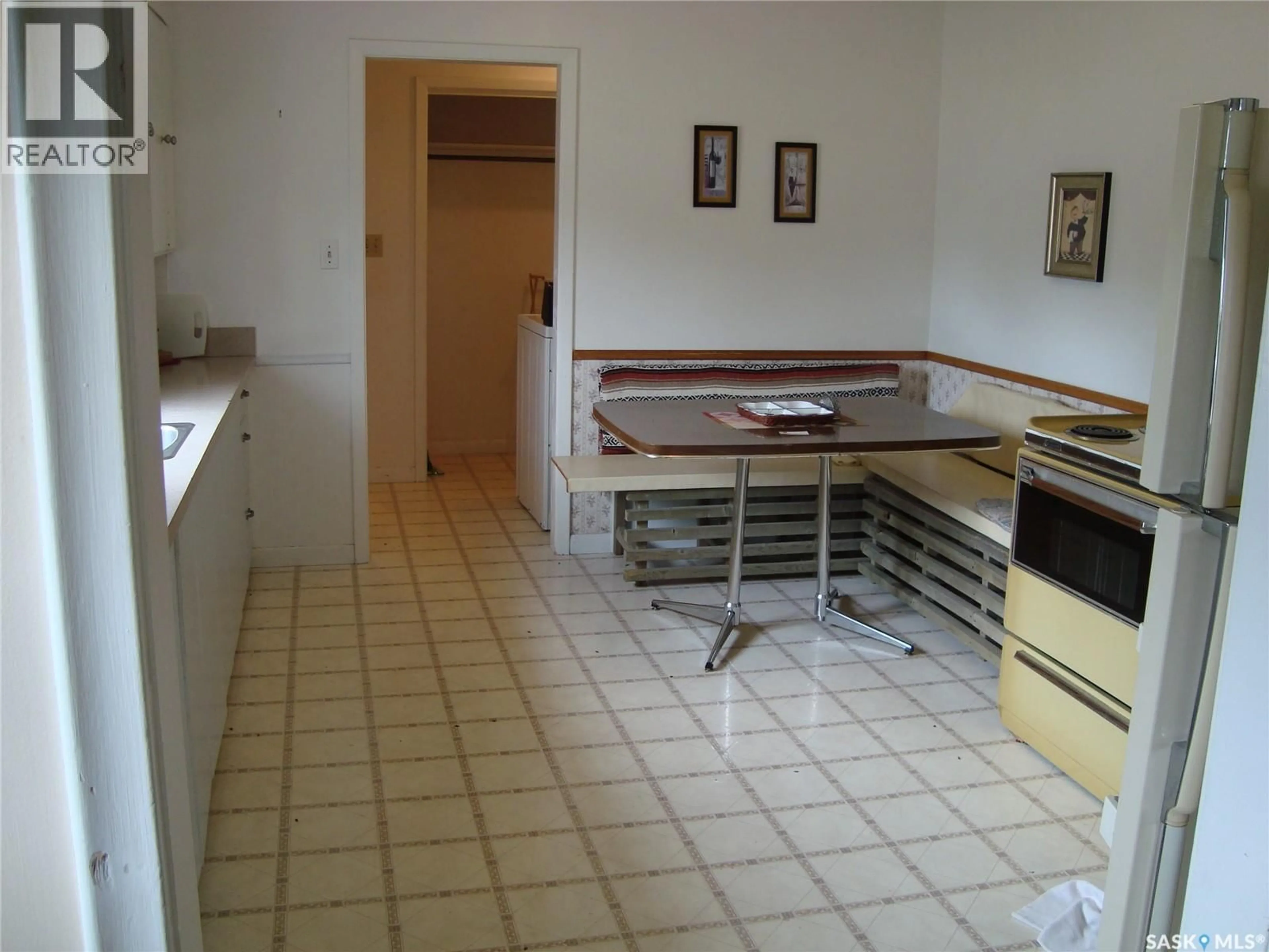 Unknown for 260 6TH AVENUE, Gravelbourg Saskatchewan S0H1X0