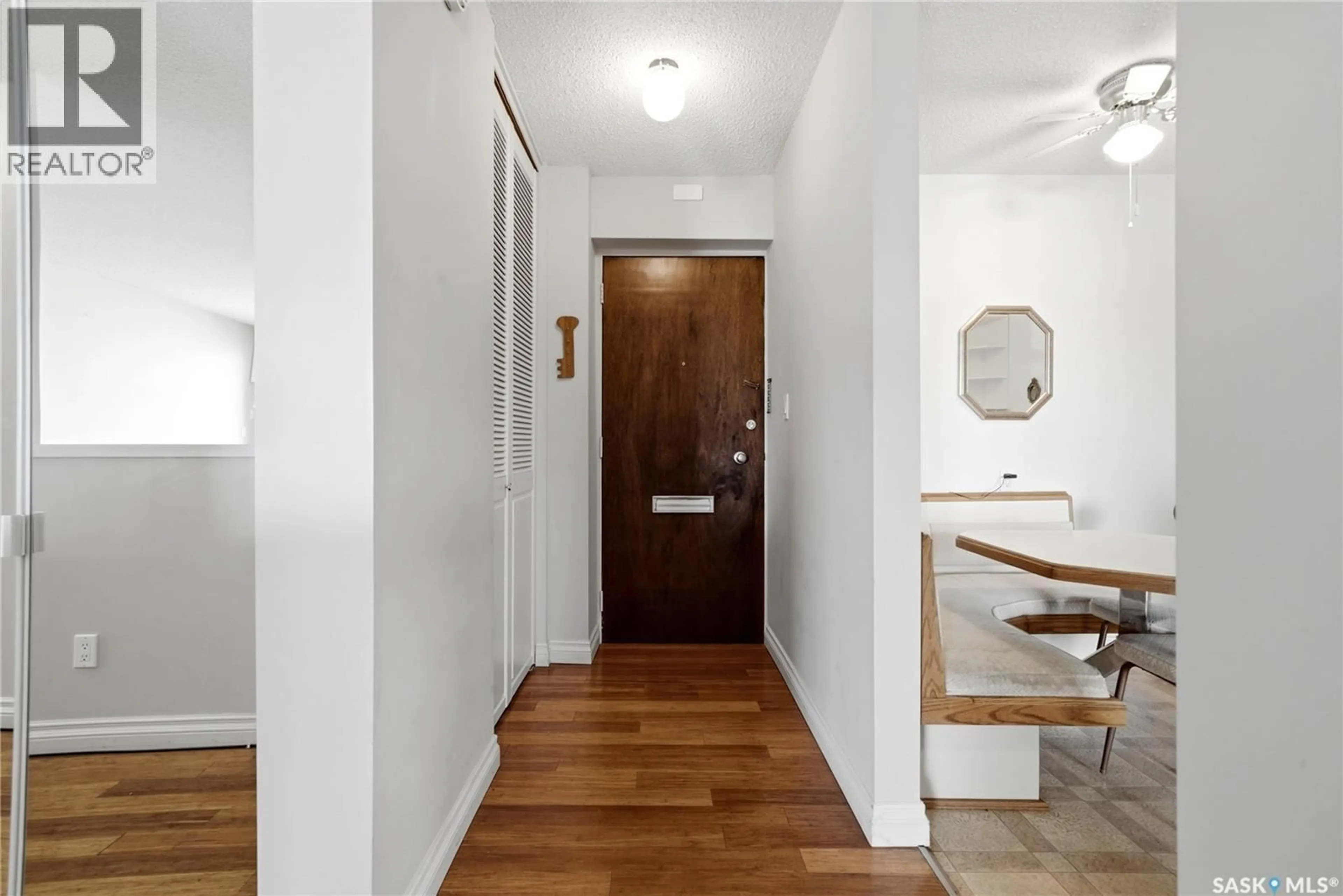 Indoor entryway for 201 4545 RAE STREET, Regina Saskatchewan S4S3B2