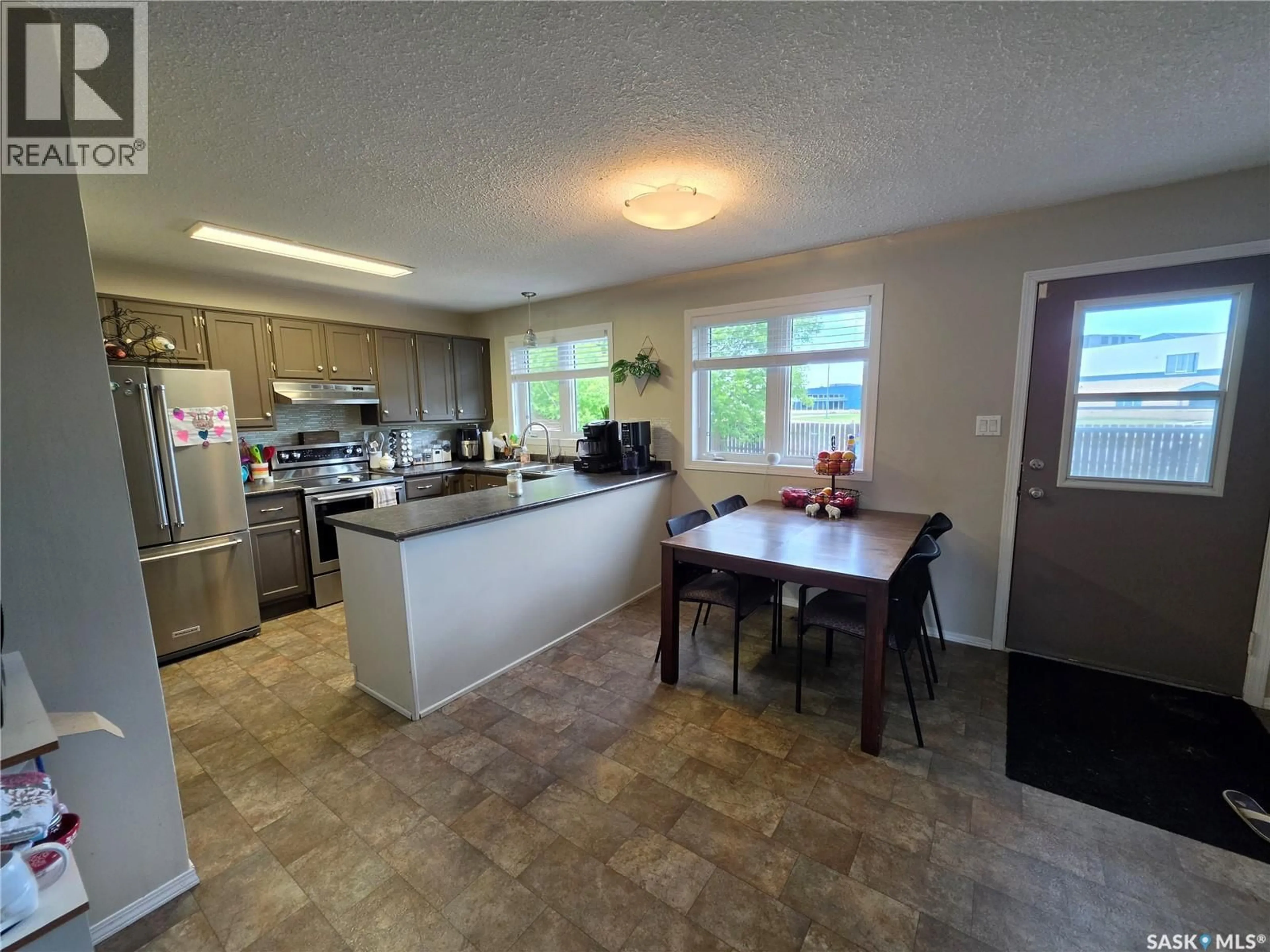 Open concept kitchen, unknown for 9 STACK CRESCENT, Meadow Lake Saskatchewan S9X1B6