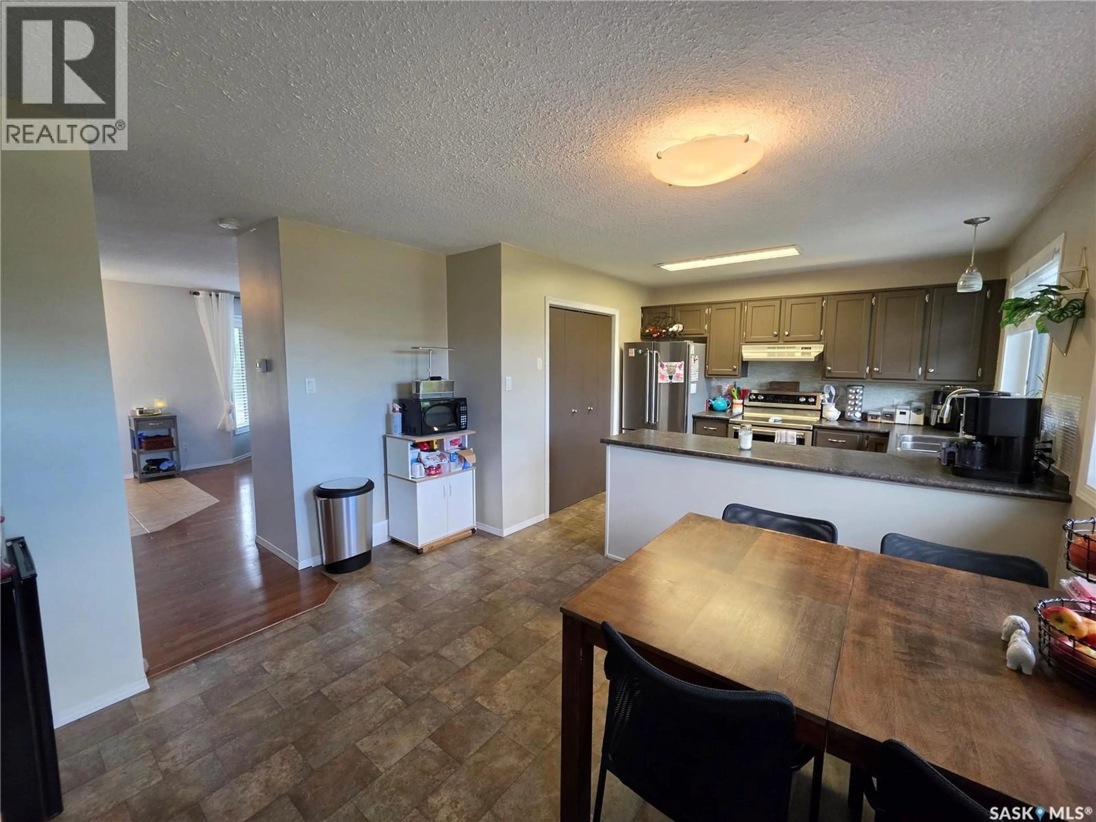 Open concept kitchen, unknown for 9 STACK CRESCENT, Meadow Lake Saskatchewan S9X1B6