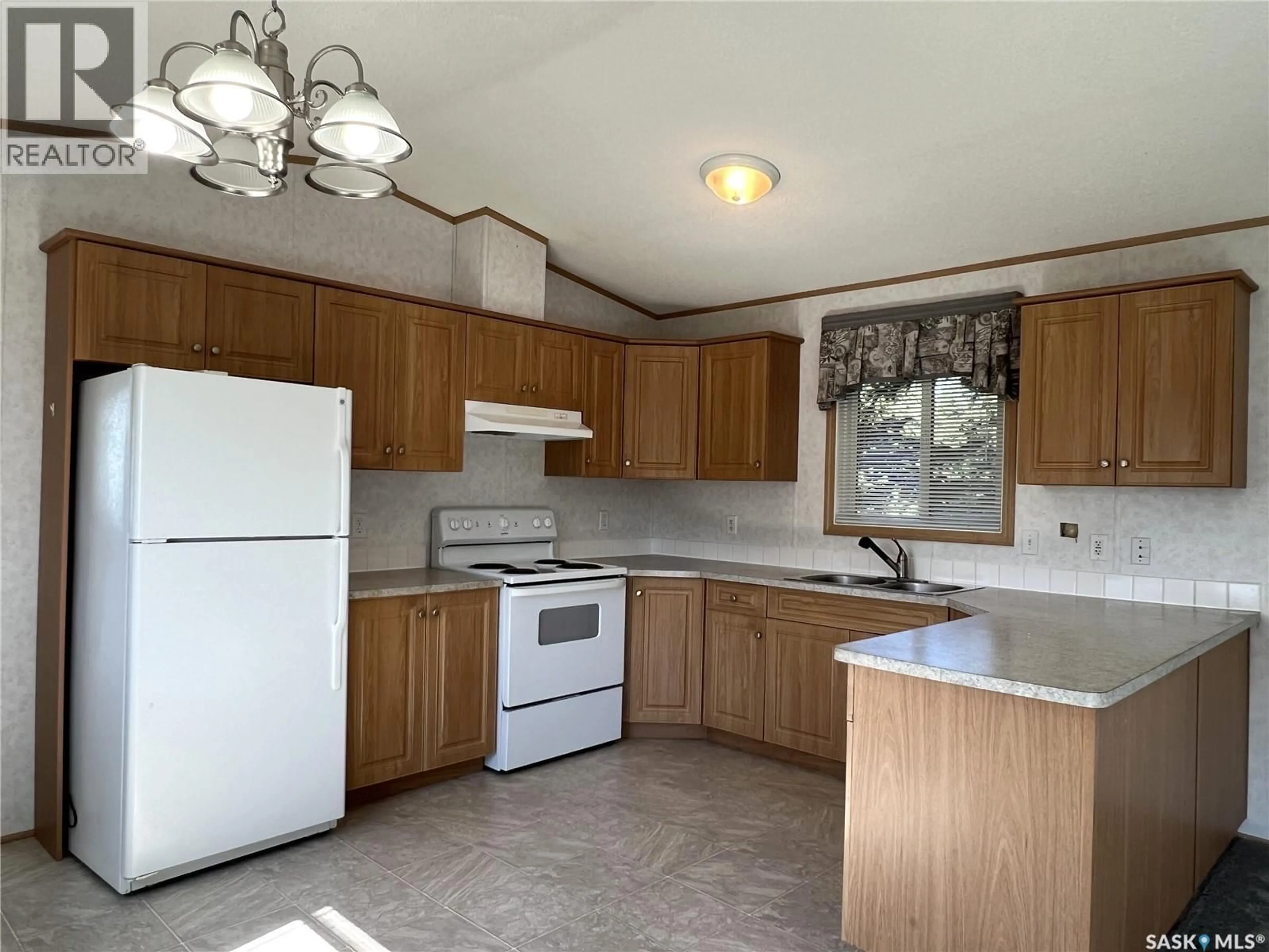 Standard kitchen, unknown for 309 2ND AVENUE NW, Goodsoil Saskatchewan S0M1A0