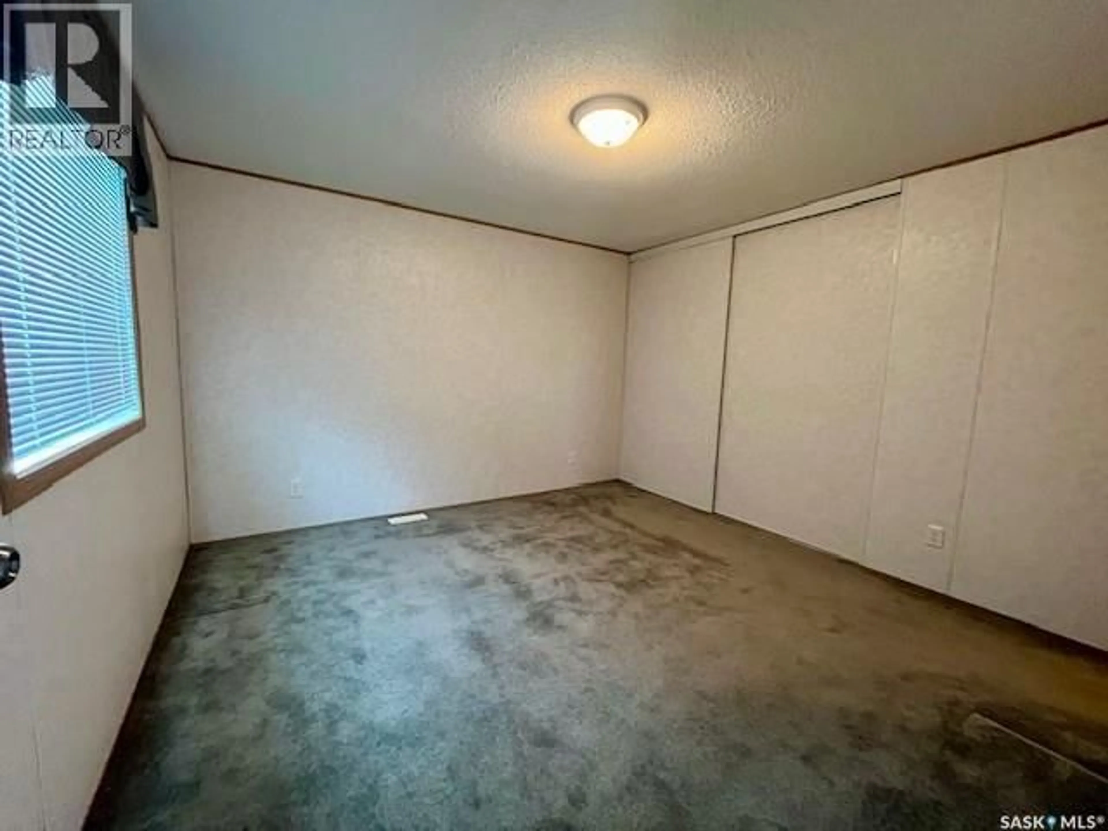 A pic of a room for 309 2ND AVENUE NW, Goodsoil Saskatchewan S0M1A0