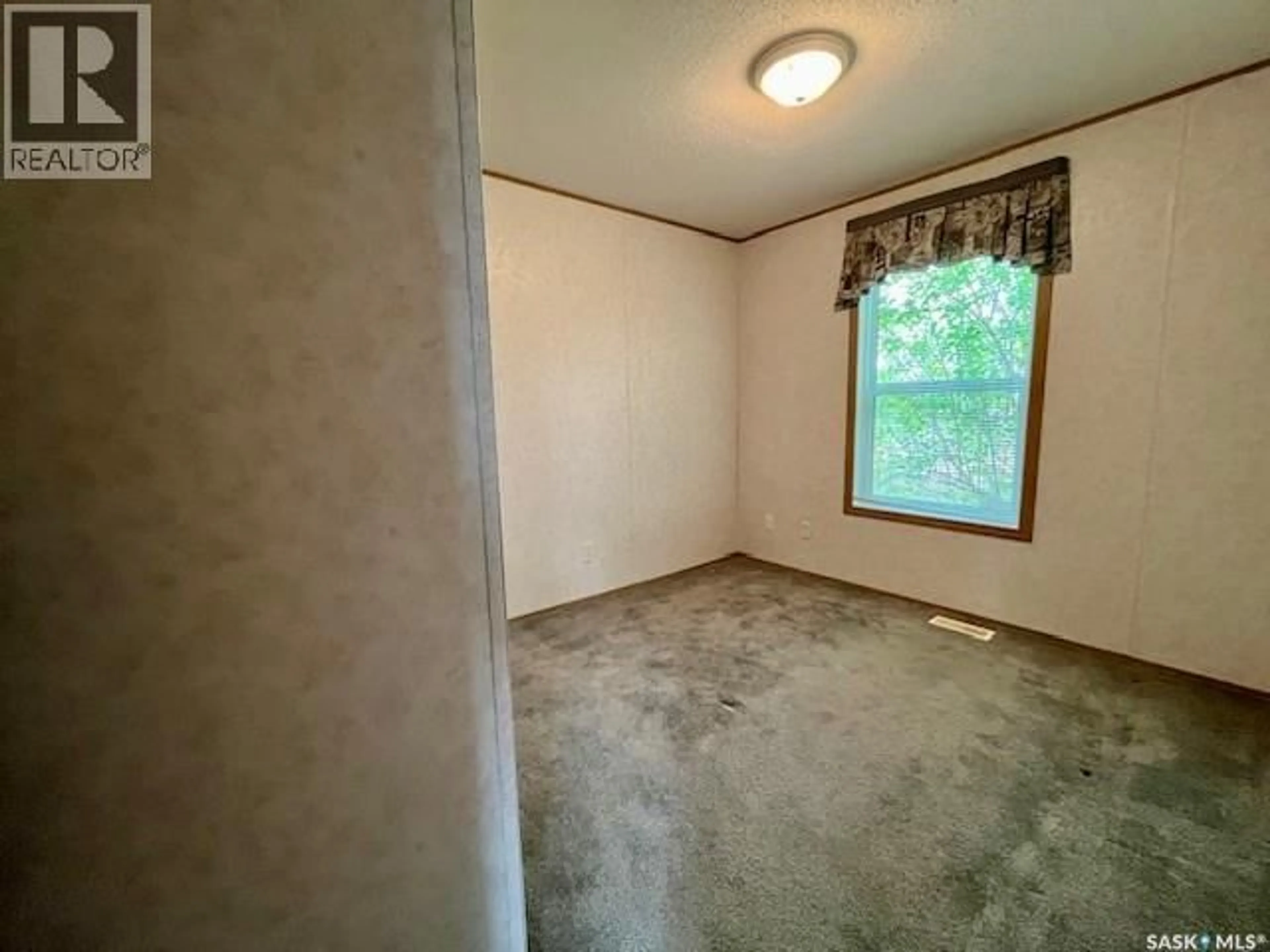 A pic of a room for 309 2ND AVENUE NW, Goodsoil Saskatchewan S0M1A0