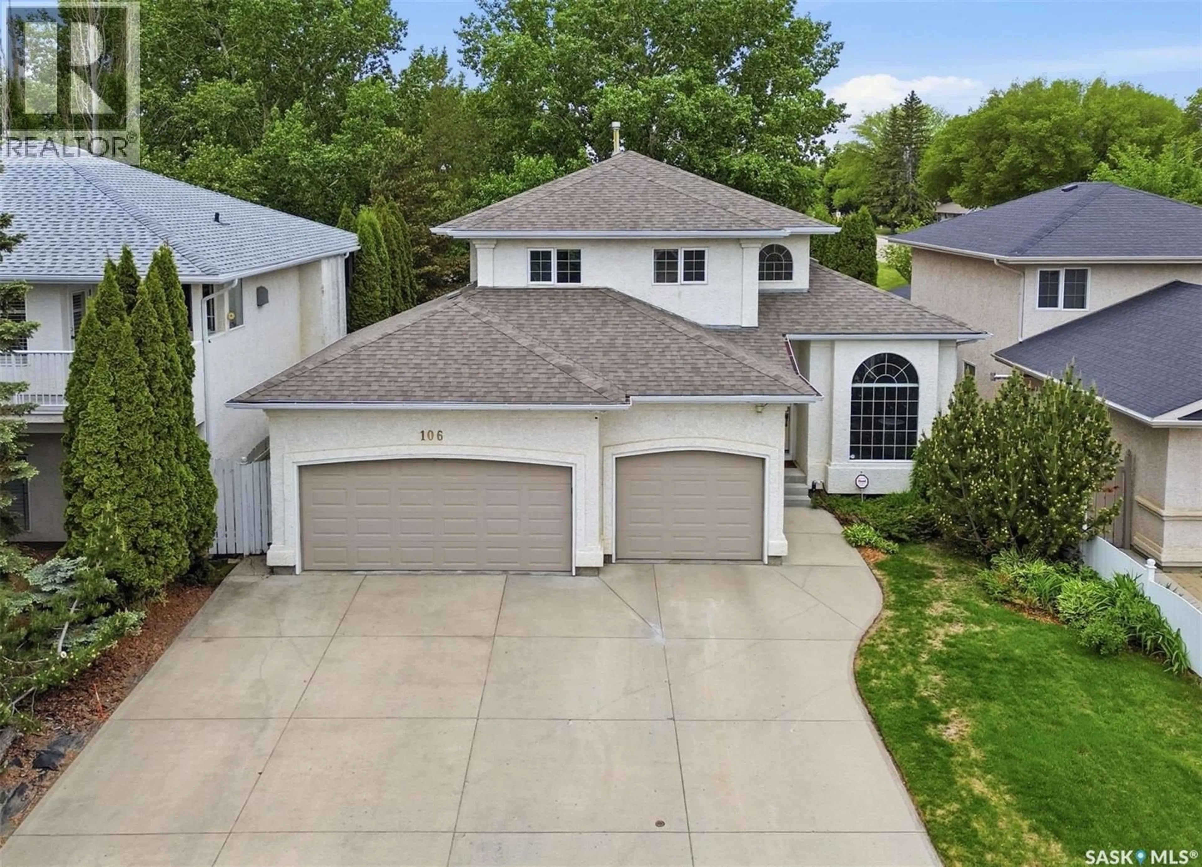 A pic from outside/outdoor area/front of a property/back of a property/a pic from drone, street for 106 MENDEL CRESCENT, Saskatoon Saskatchewan S7J5J7