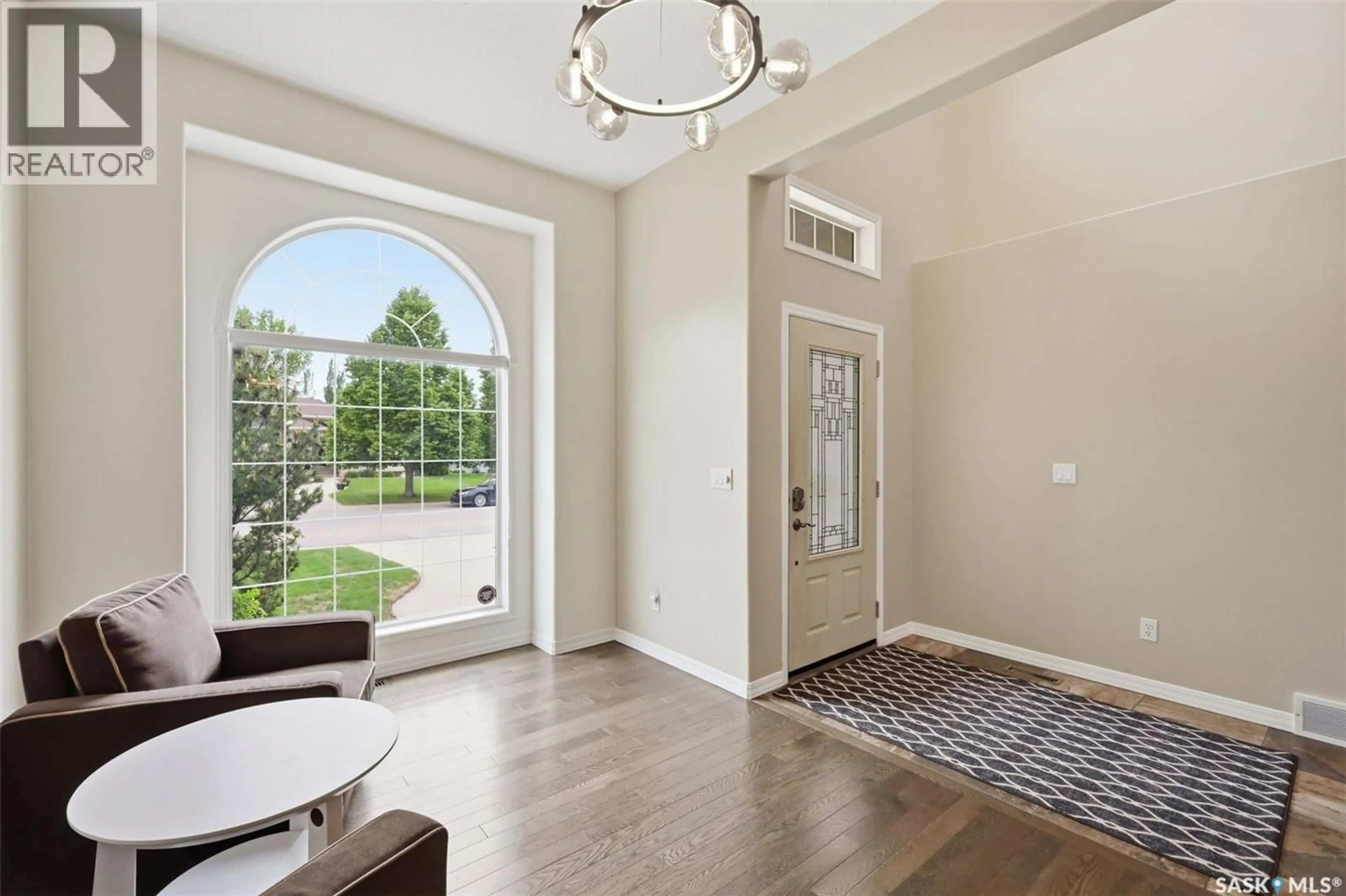 Indoor entryway for 106 MENDEL CRESCENT, Saskatoon Saskatchewan S7J5J7