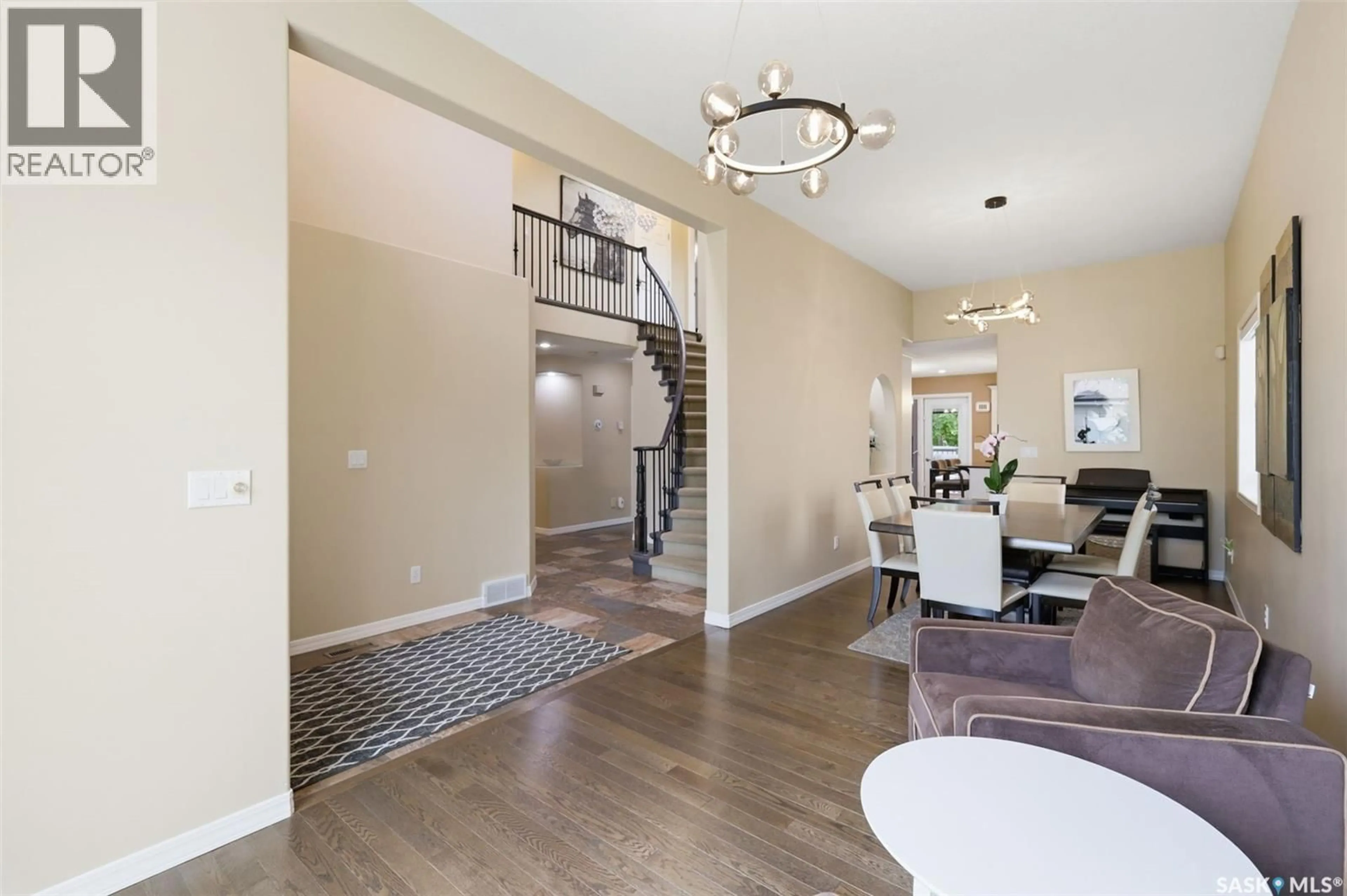 Indoor entryway for 106 MENDEL CRESCENT, Saskatoon Saskatchewan S7J5J7
