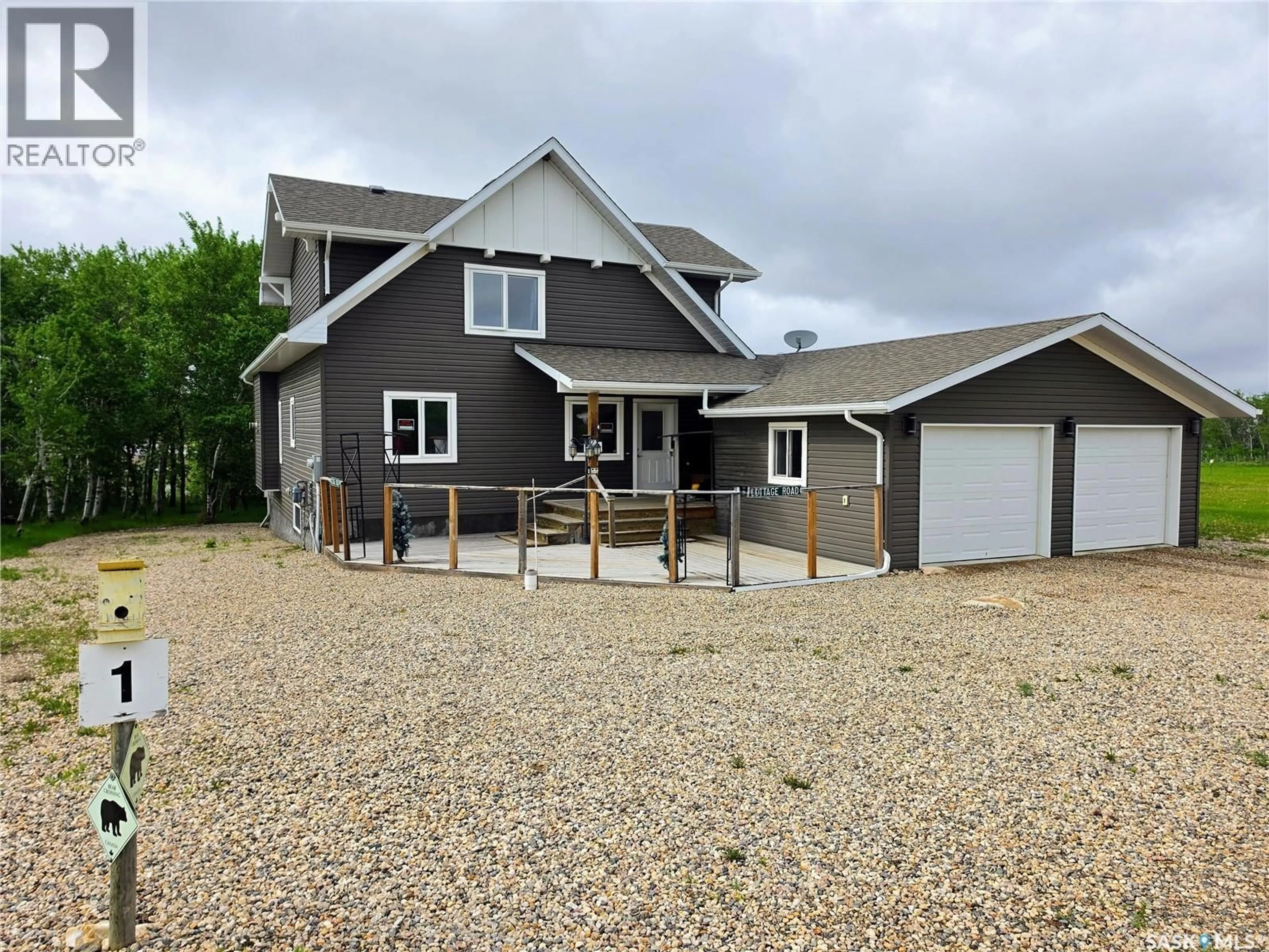 Home with vinyl exterior material, building for 1&2 PELICAN LANE, Wolverine Rm No. 340 Saskatchewan S0K2A0