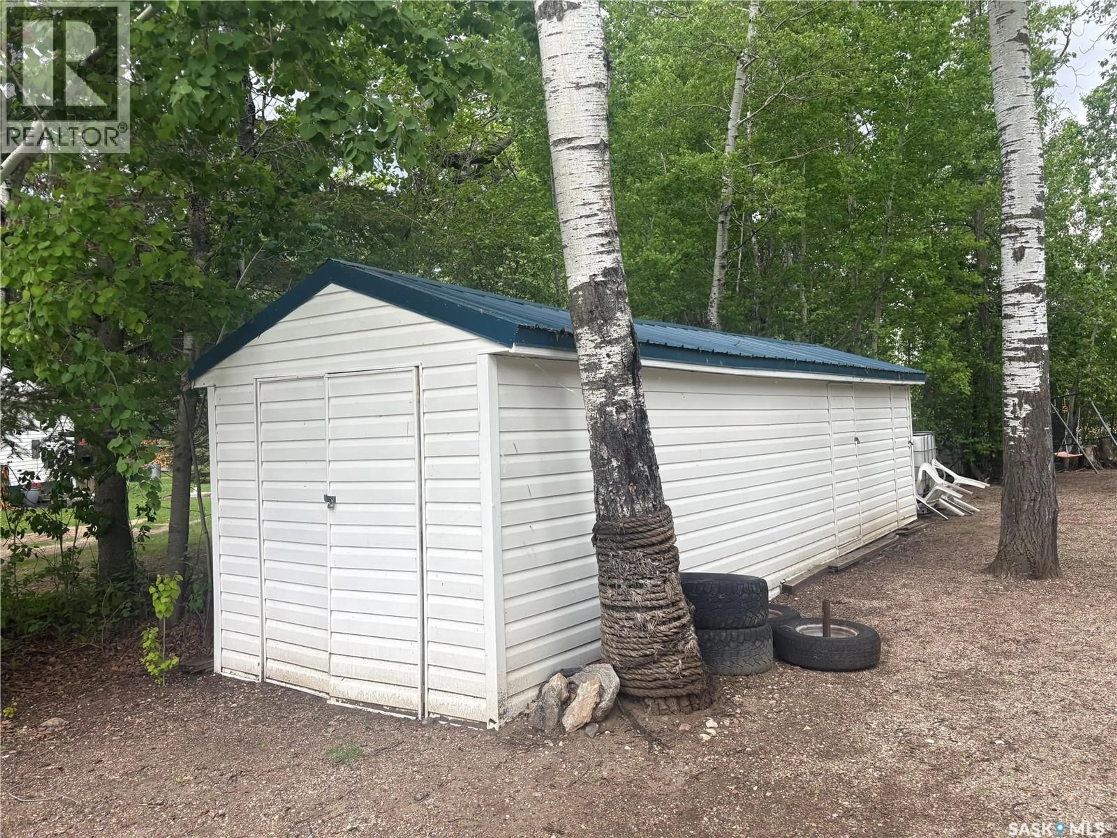 Shed for 8 HUNTER BAY, Fishing Lake Saskatchewan S0A4J0