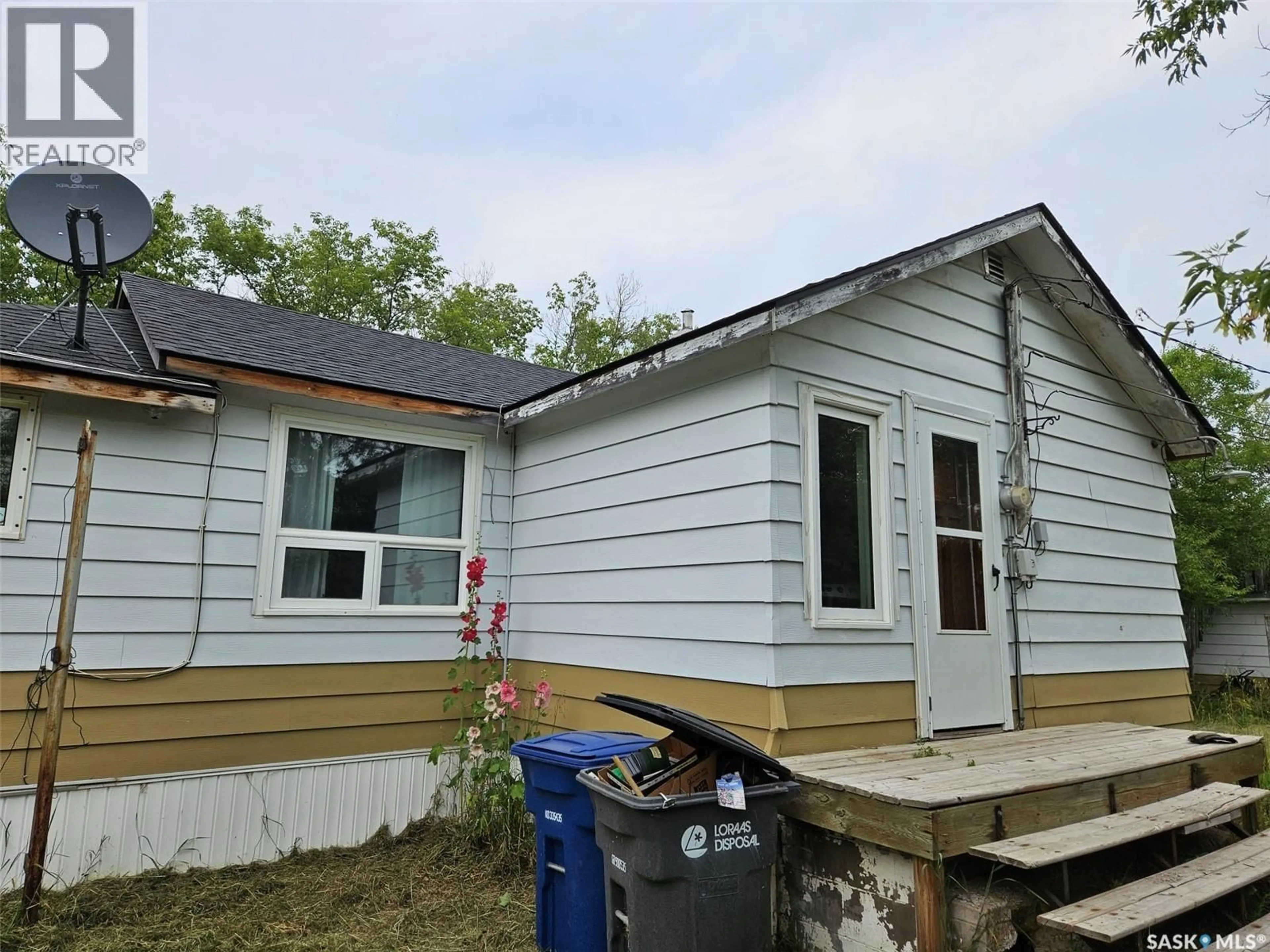 Home with vinyl exterior material, building for 195 MORLEY STREET, Kisbey Saskatchewan S0C1L0