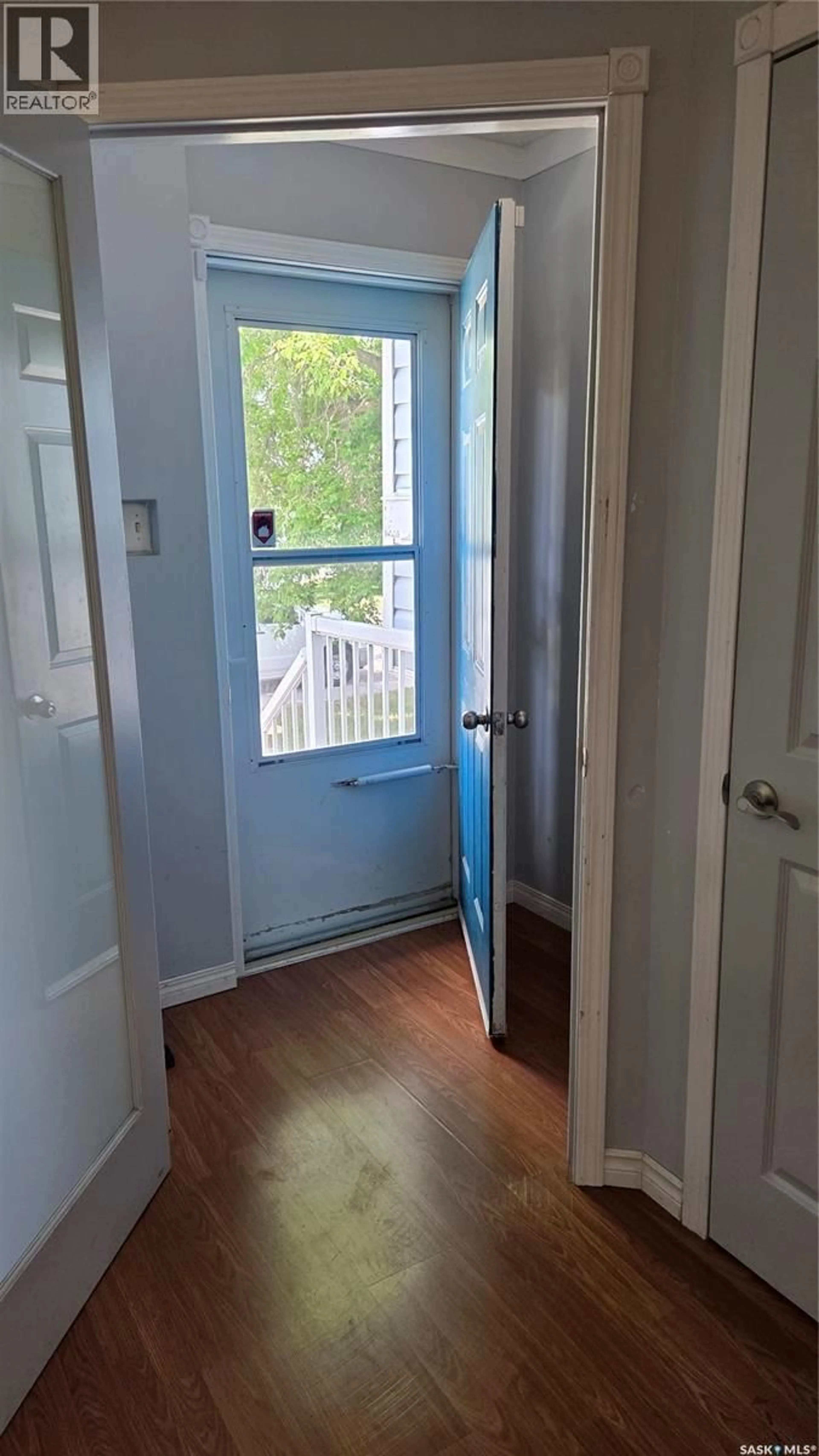 Indoor entryway for 1107 LILLOOET STREET, Moose Jaw Saskatchewan S6H5A2
