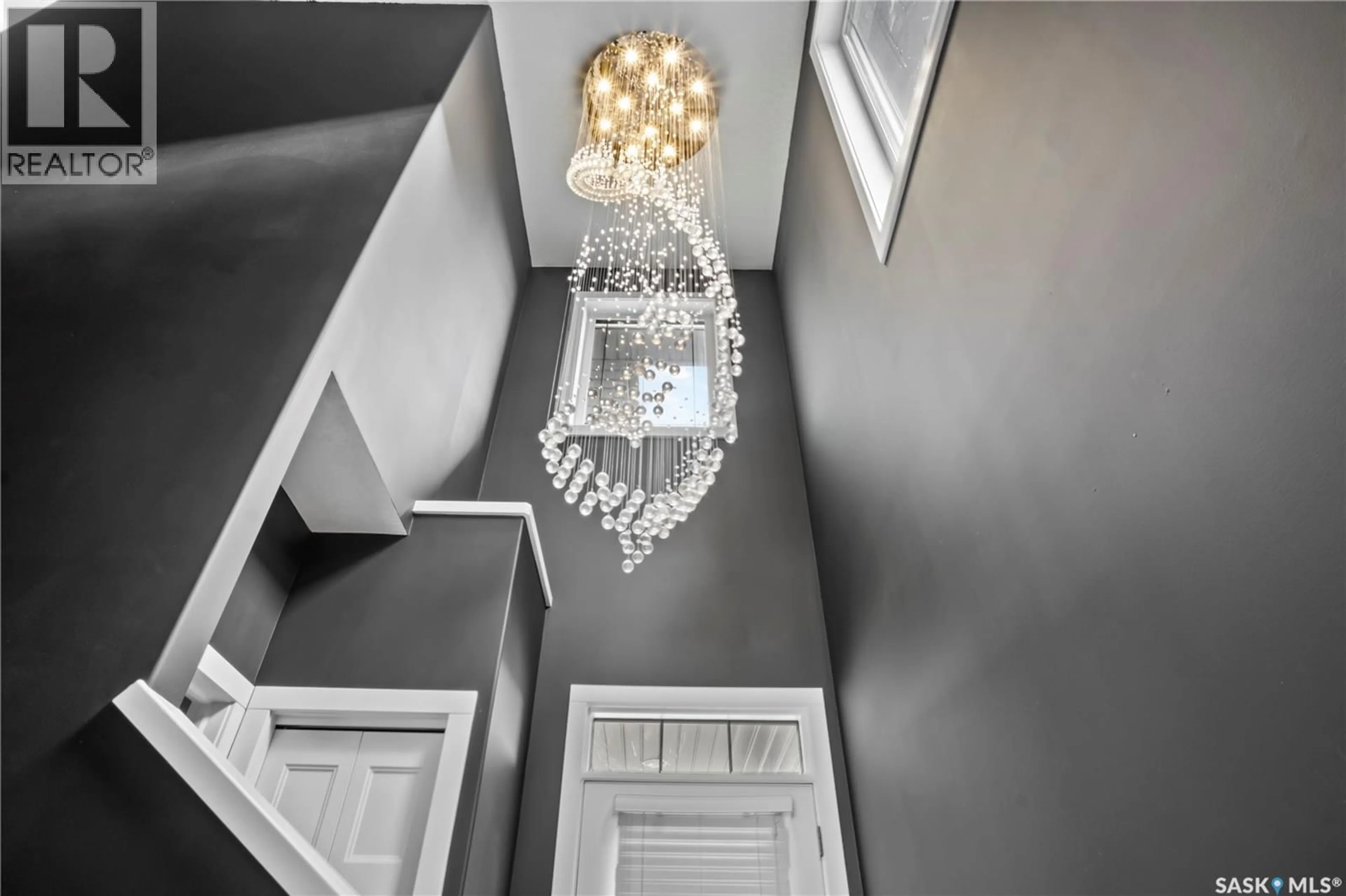 Indoor foyer for E - 4334 GREEN OLIVE WAY, Regina Saskatchewan S4V1P9