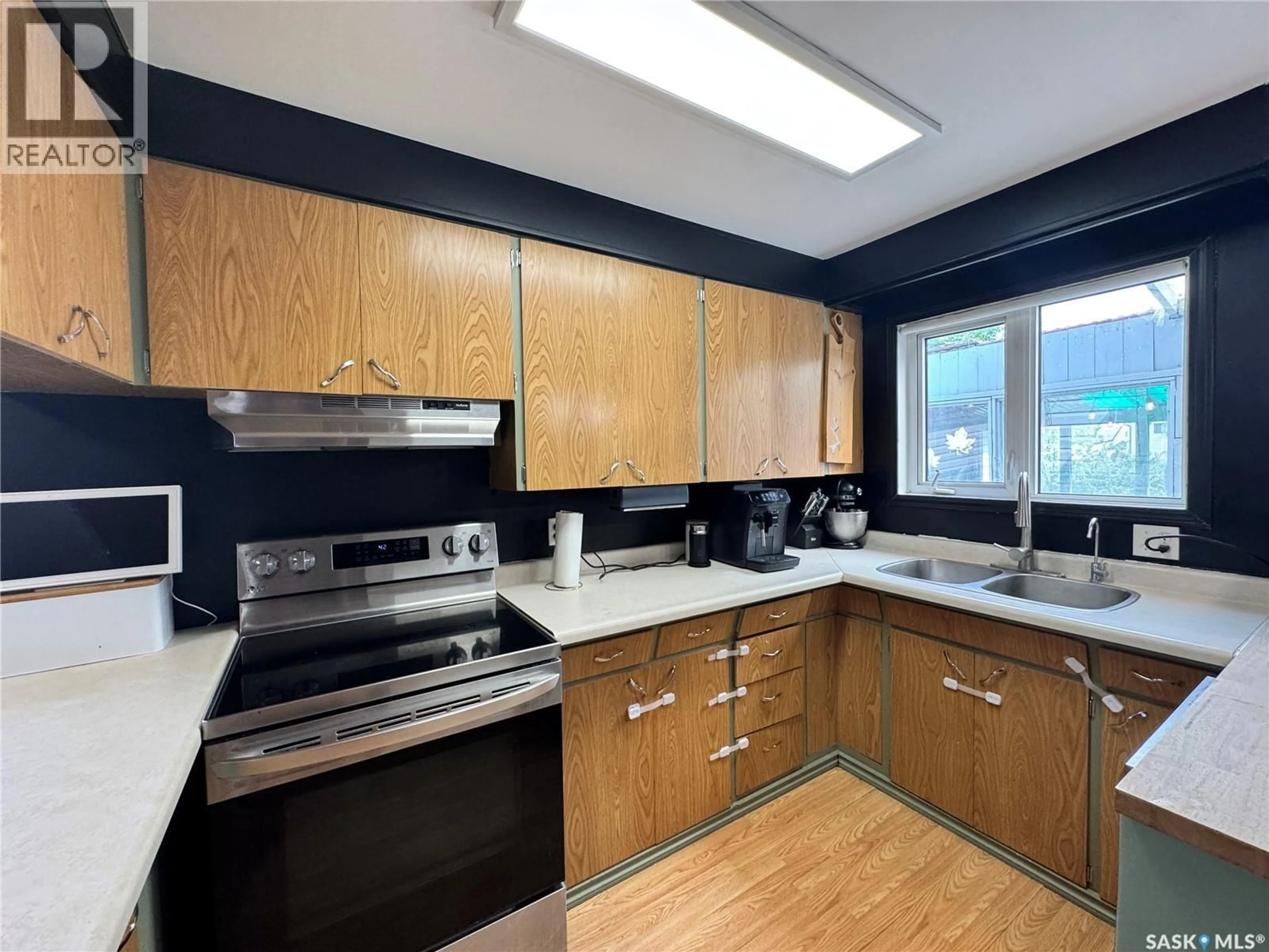 Standard kitchen, unknown for 308 7TH AVENUE, Biggar Saskatchewan S0K0M0