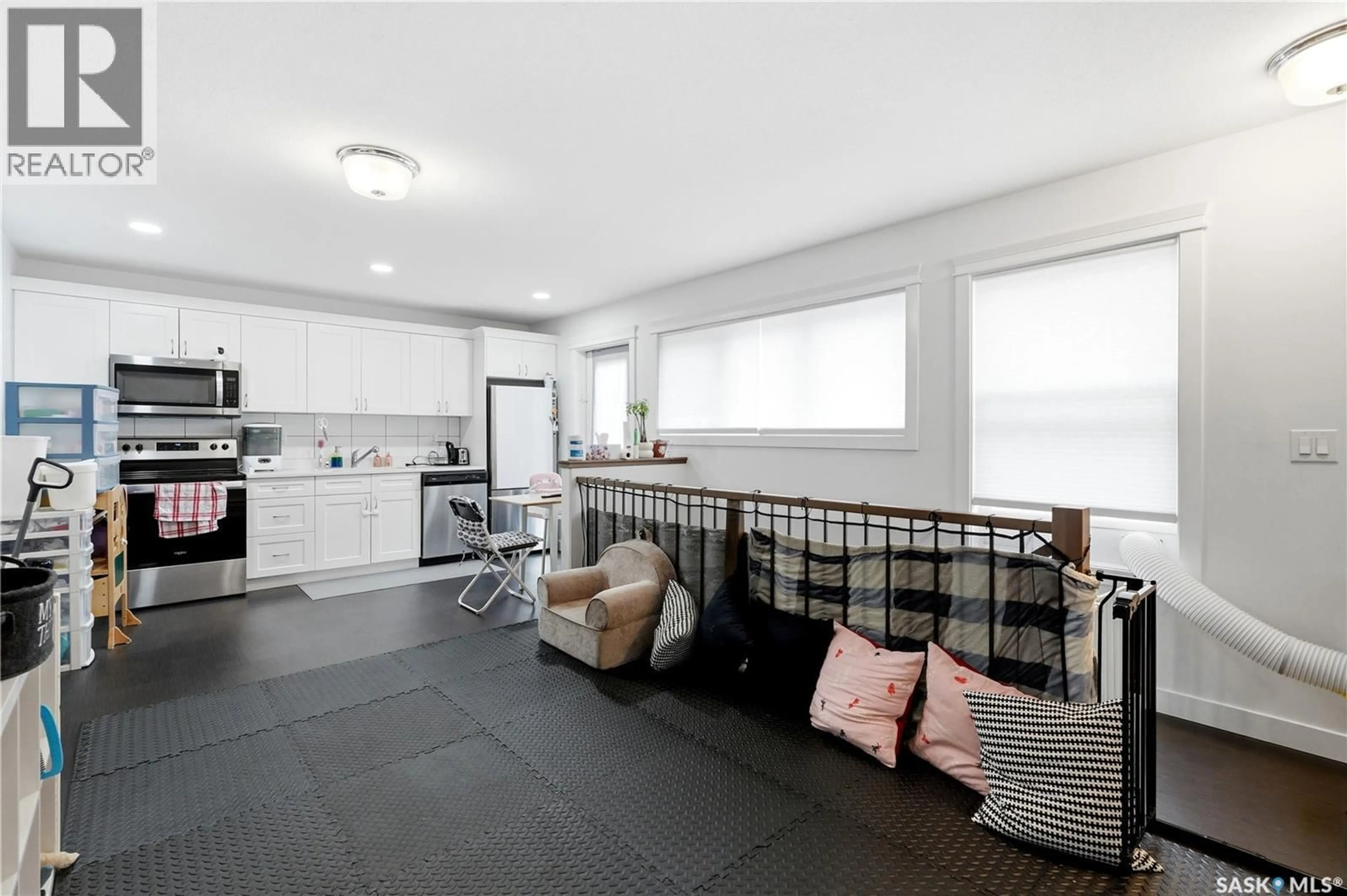 Open concept kitchen, unknown for S - 5 401 L AVENUE, Saskatoon Saskatchewan S7M5Y6