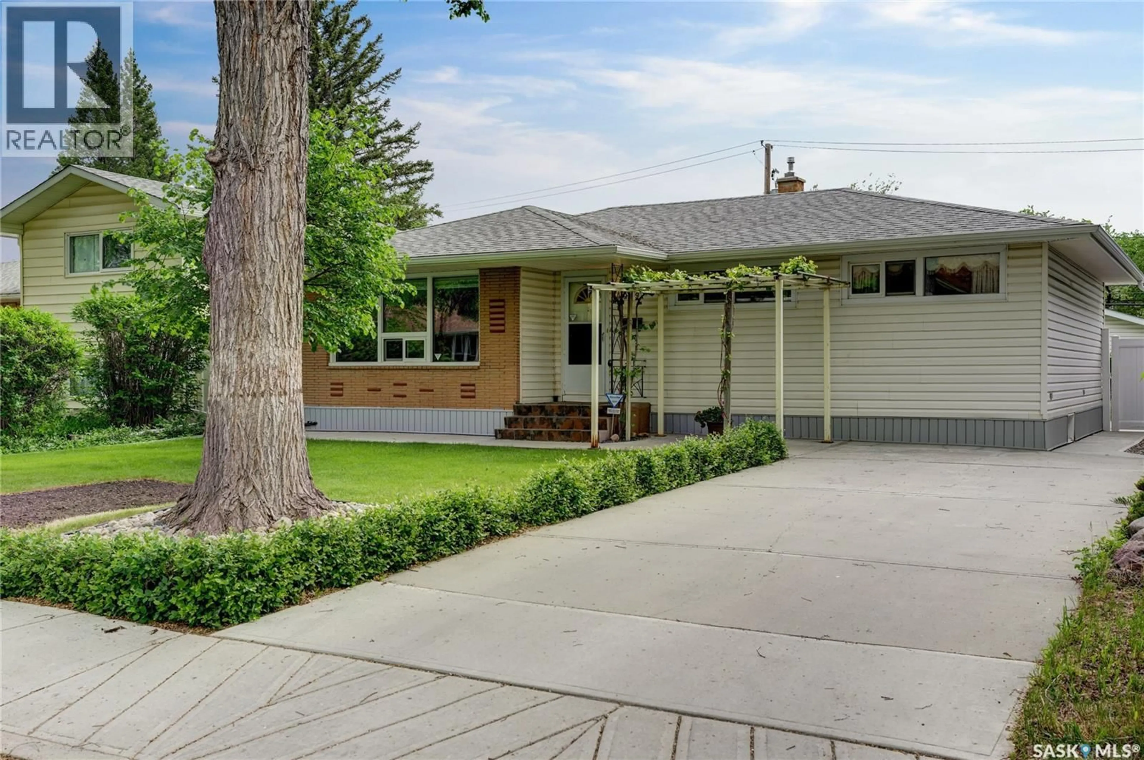 Unknown for 4049 GARNET STREET, Regina Saskatchewan S4S3G8