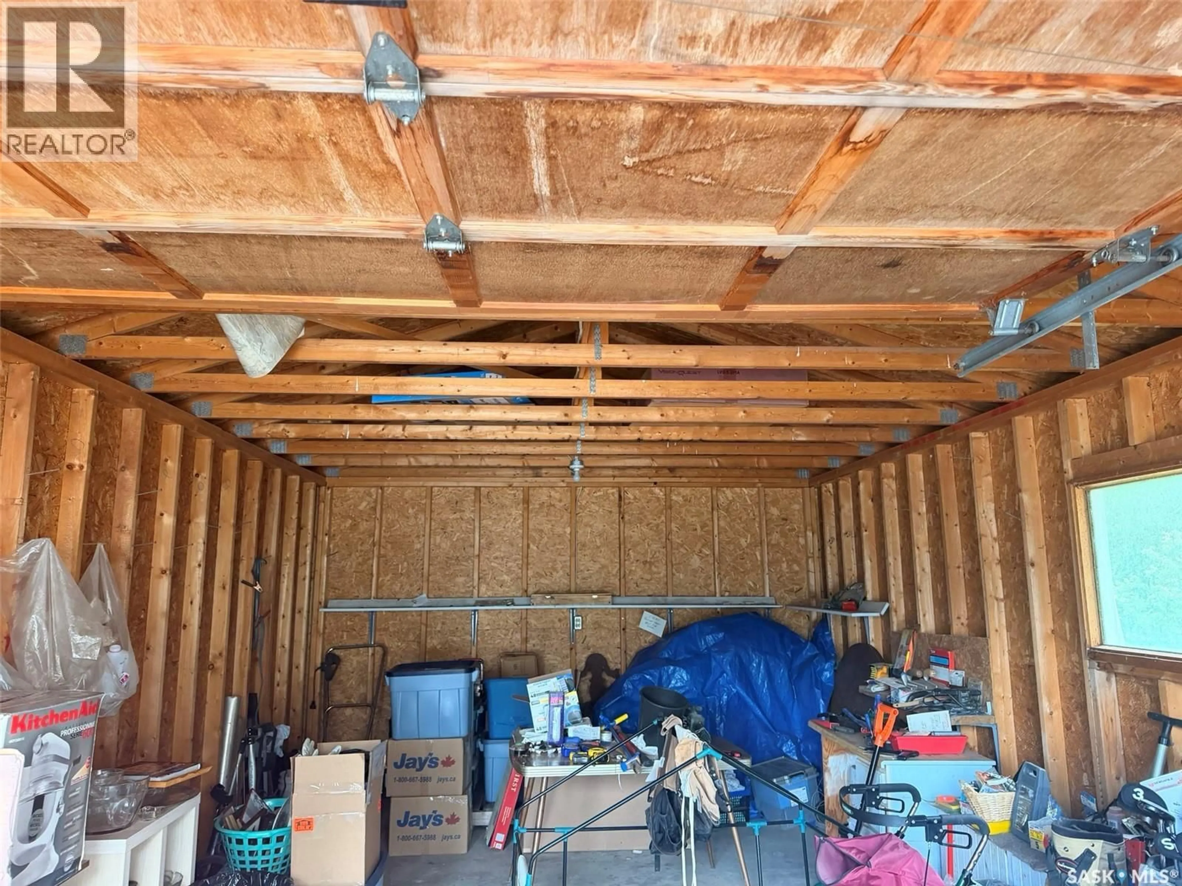 Indoor garage for 115 SOUTH AVENUE W, Hafford Saskatchewan S0J1A0