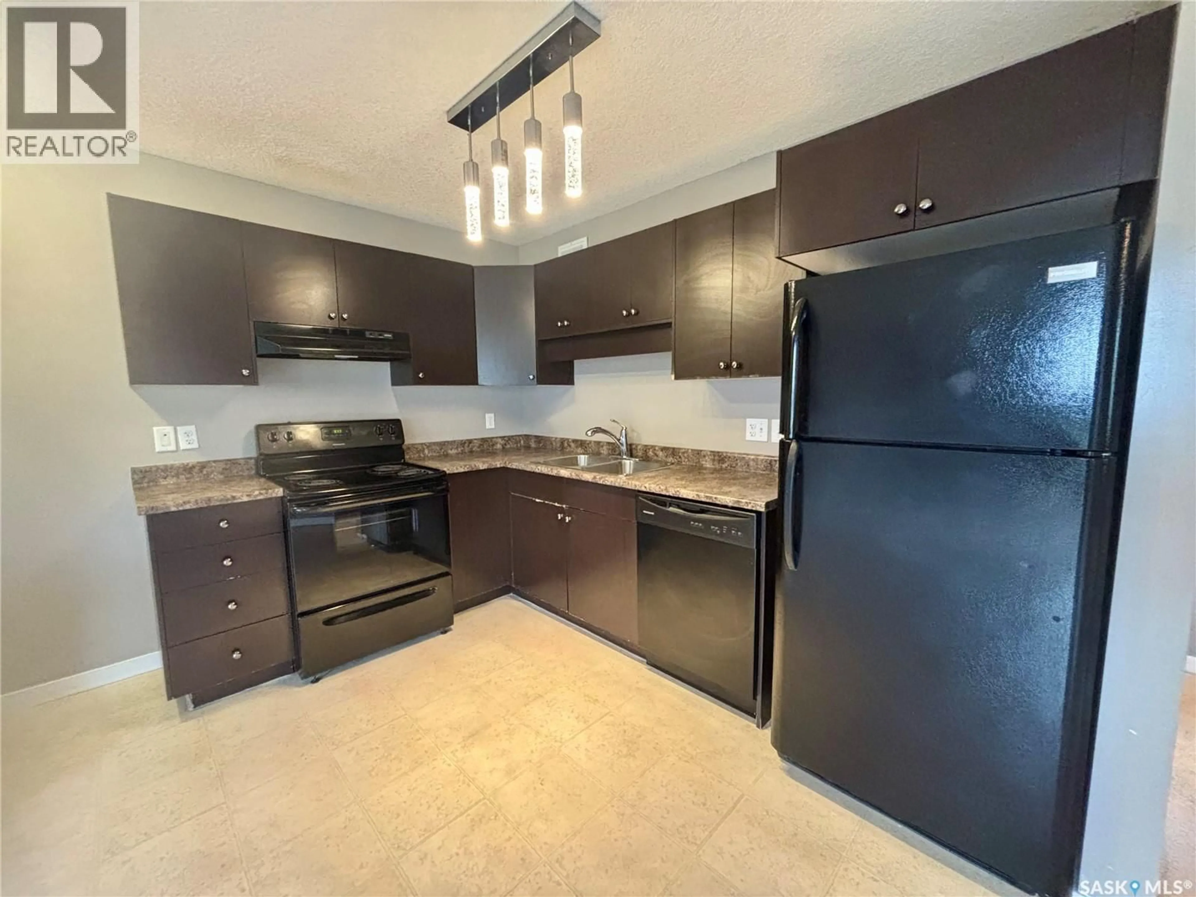 Standard kitchen, unknown for 82 - 5533 BLAKE CRESCENT, Regina Saskatchewan S4X0J1