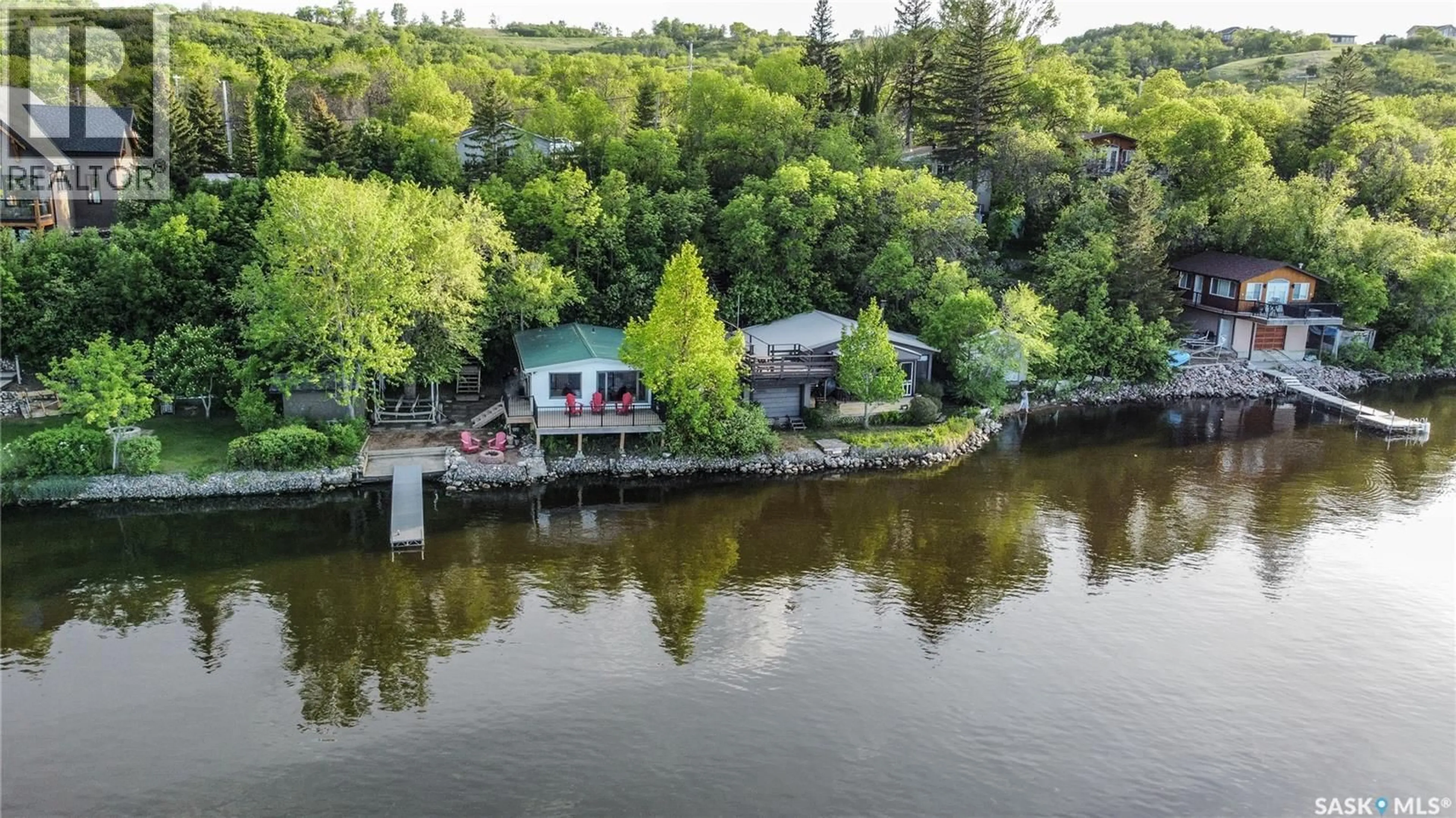 A pic from outside/outdoor area/front of a property/back of a property/a pic from drone, water/lake/river/ocean view for 215-216 OSMENT AVENUE, Katepwa Beach Saskatchewan S0G2Y0