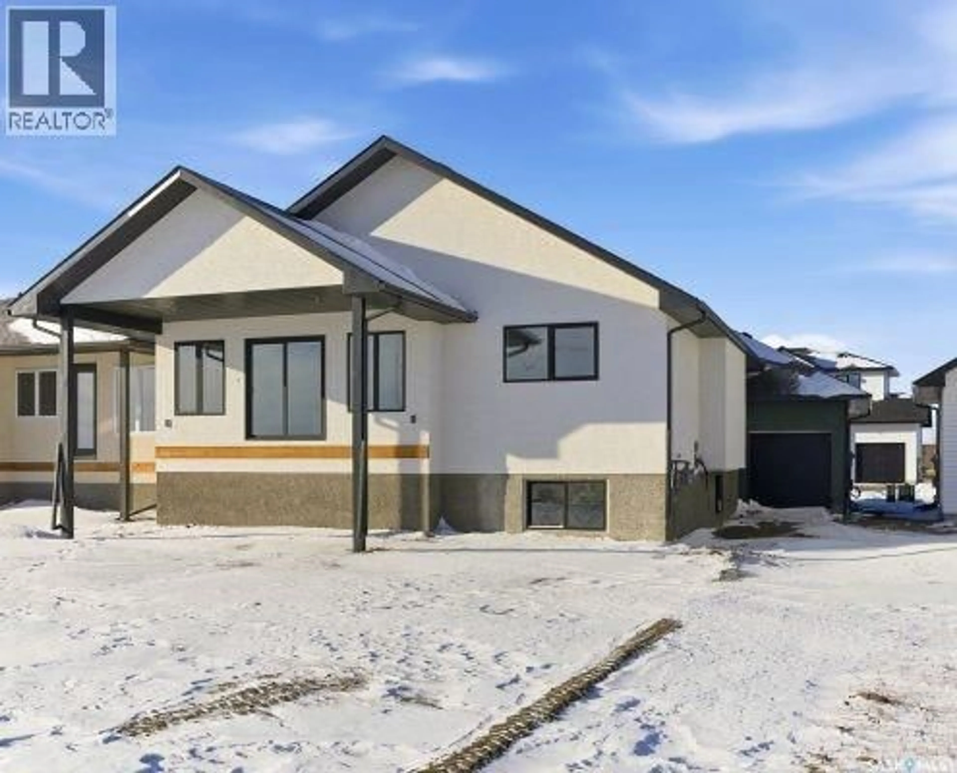 Home with vinyl exterior material, street for 1056 WEST PARK BOULEVARD, Moose Jaw Saskatchewan S6J0E6