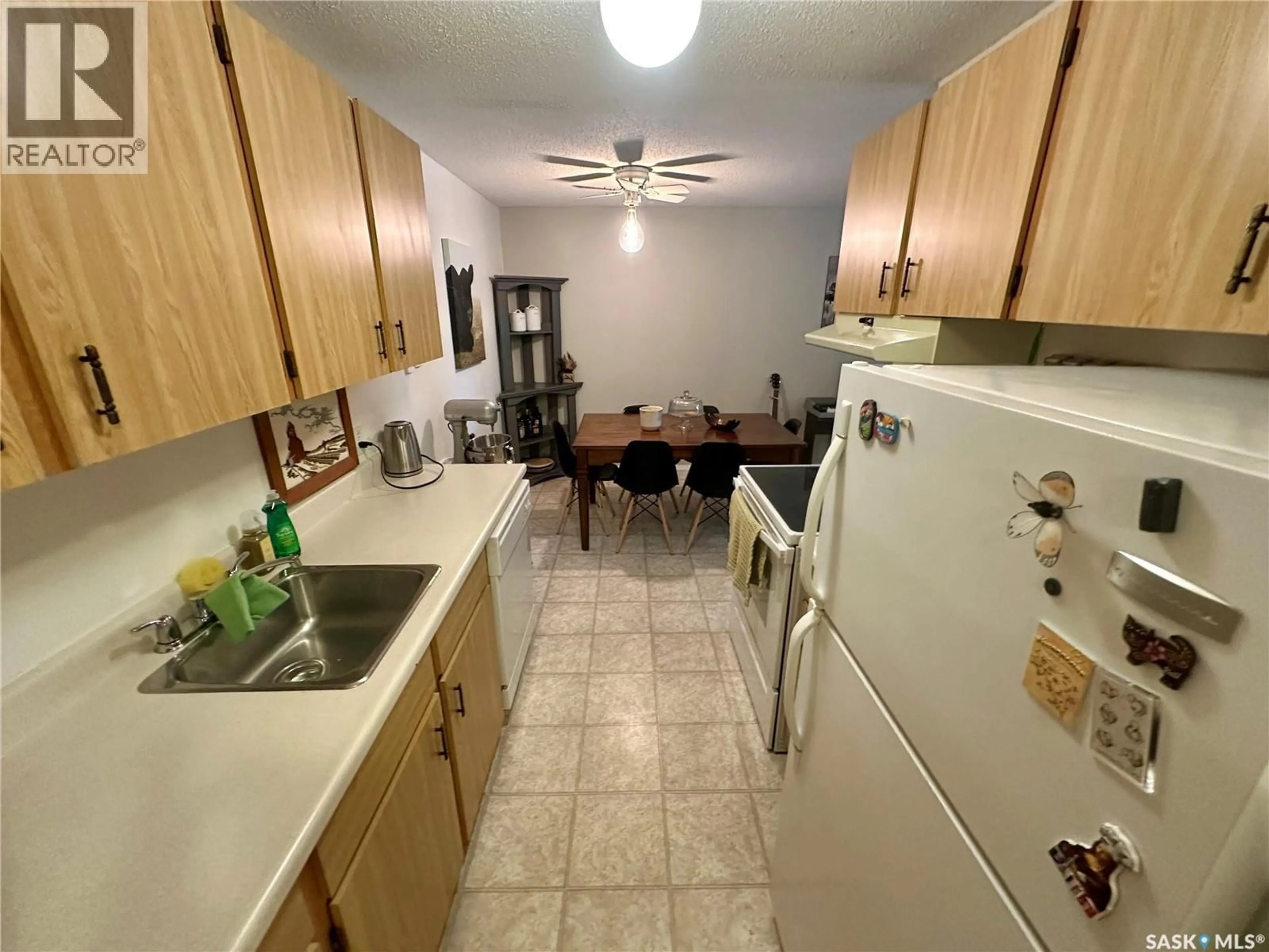 Standard kitchen, unknown for 226 510 PRAIRIE AVENUE, Saskatoon Saskatchewan S7N2V4