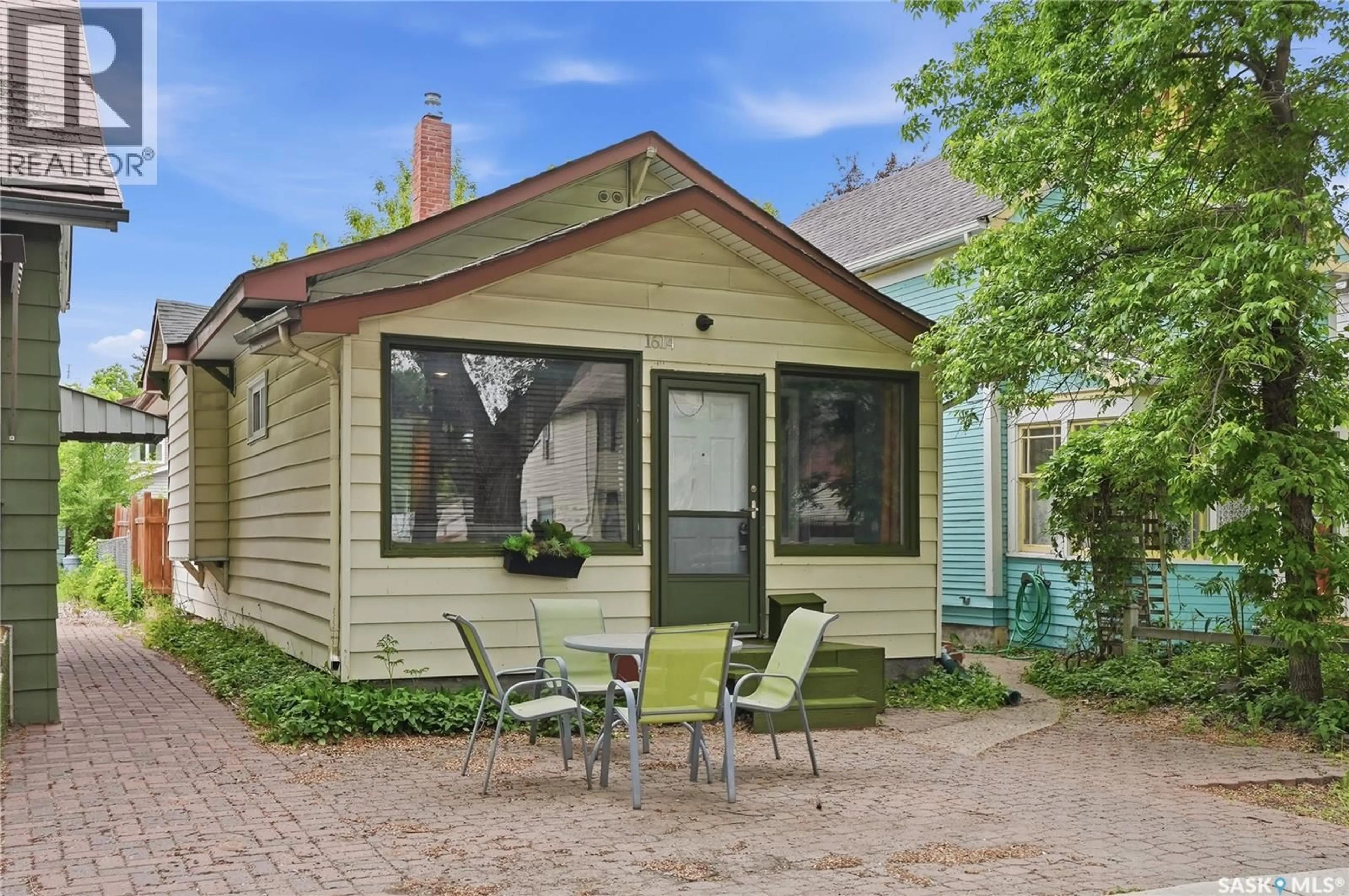Patio, street for 1614 LORNE AVENUE, Saskatoon Saskatchewan S7H1Y1